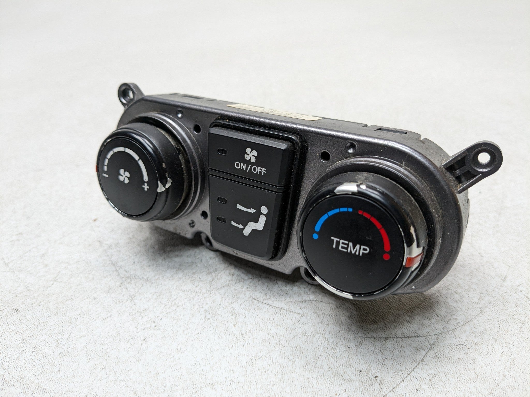 2013 - 2016 HYUNDAI SANTA FE OEM REAR AC HEATER TEMPERATURE CLIMATE CONTROL