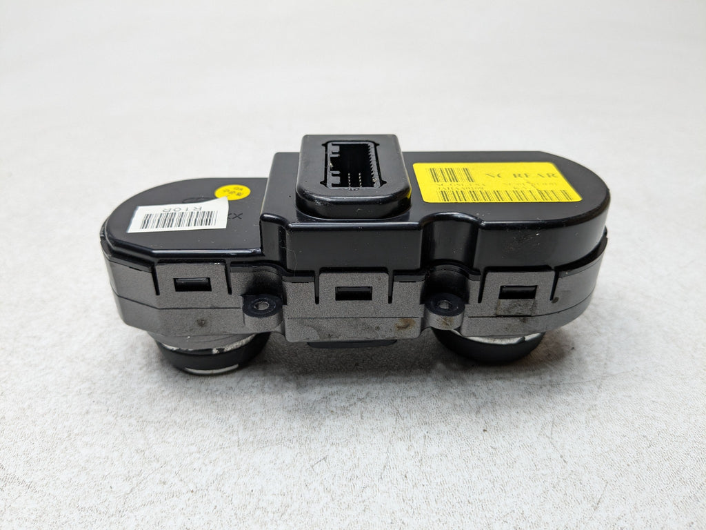 2013 - 2016 HYUNDAI SANTA FE OEM REAR AC HEATER TEMPERATURE CLIMATE CONTROL