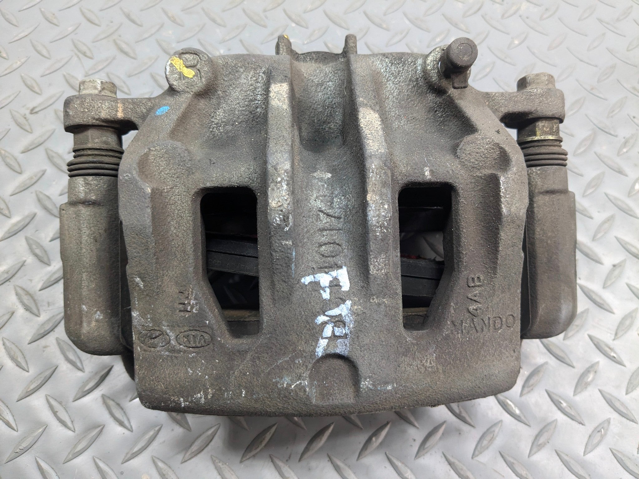 2013 - 2016 HYUNDAI SANTA FE OEM LWB BRAKE CALIPER ASSEMBLY FRONT RIGHT SIDE