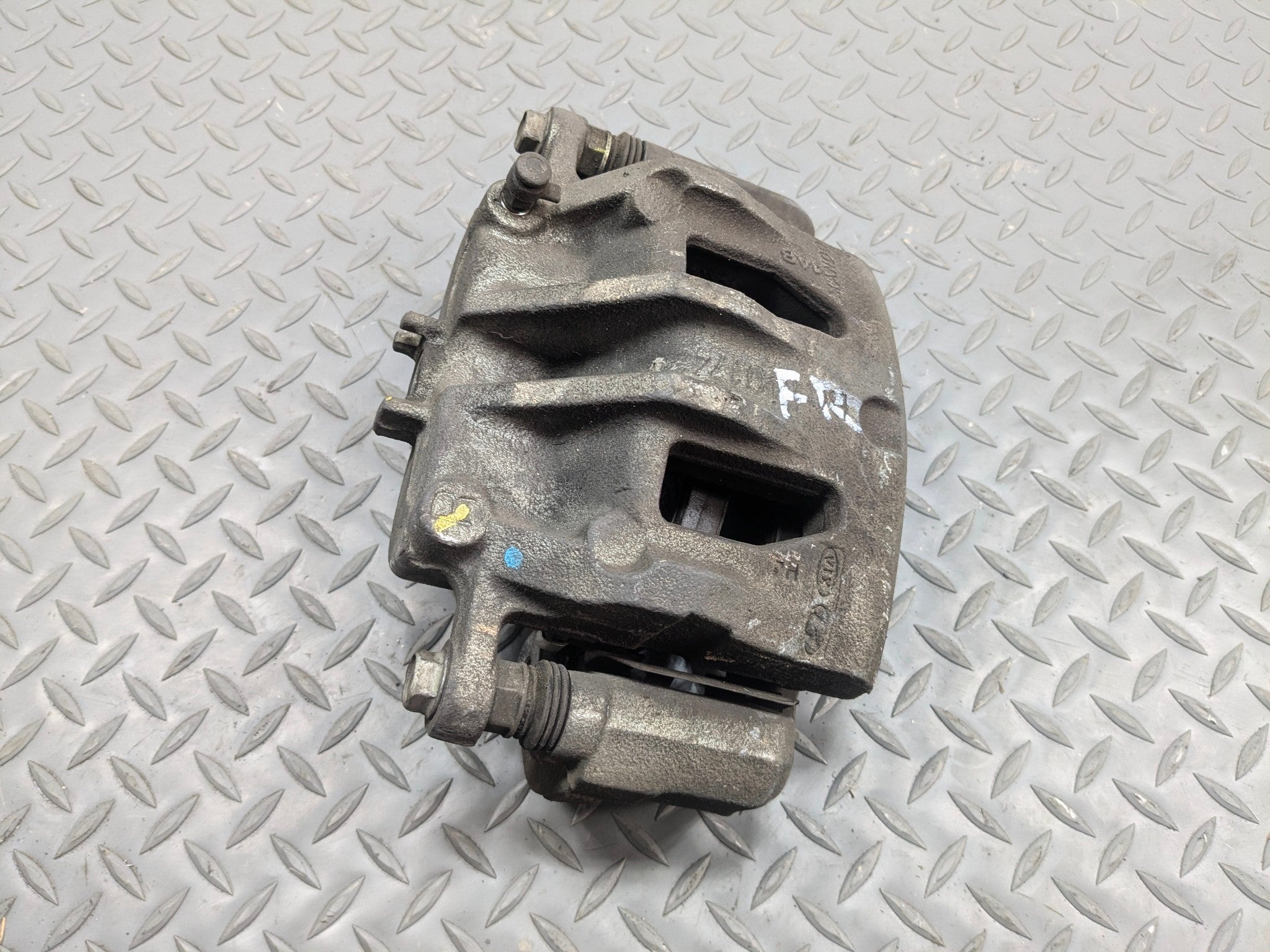 2013 - 2016 HYUNDAI SANTA FE OEM LWB BRAKE CALIPER ASSEMBLY FRONT RIGHT SIDE