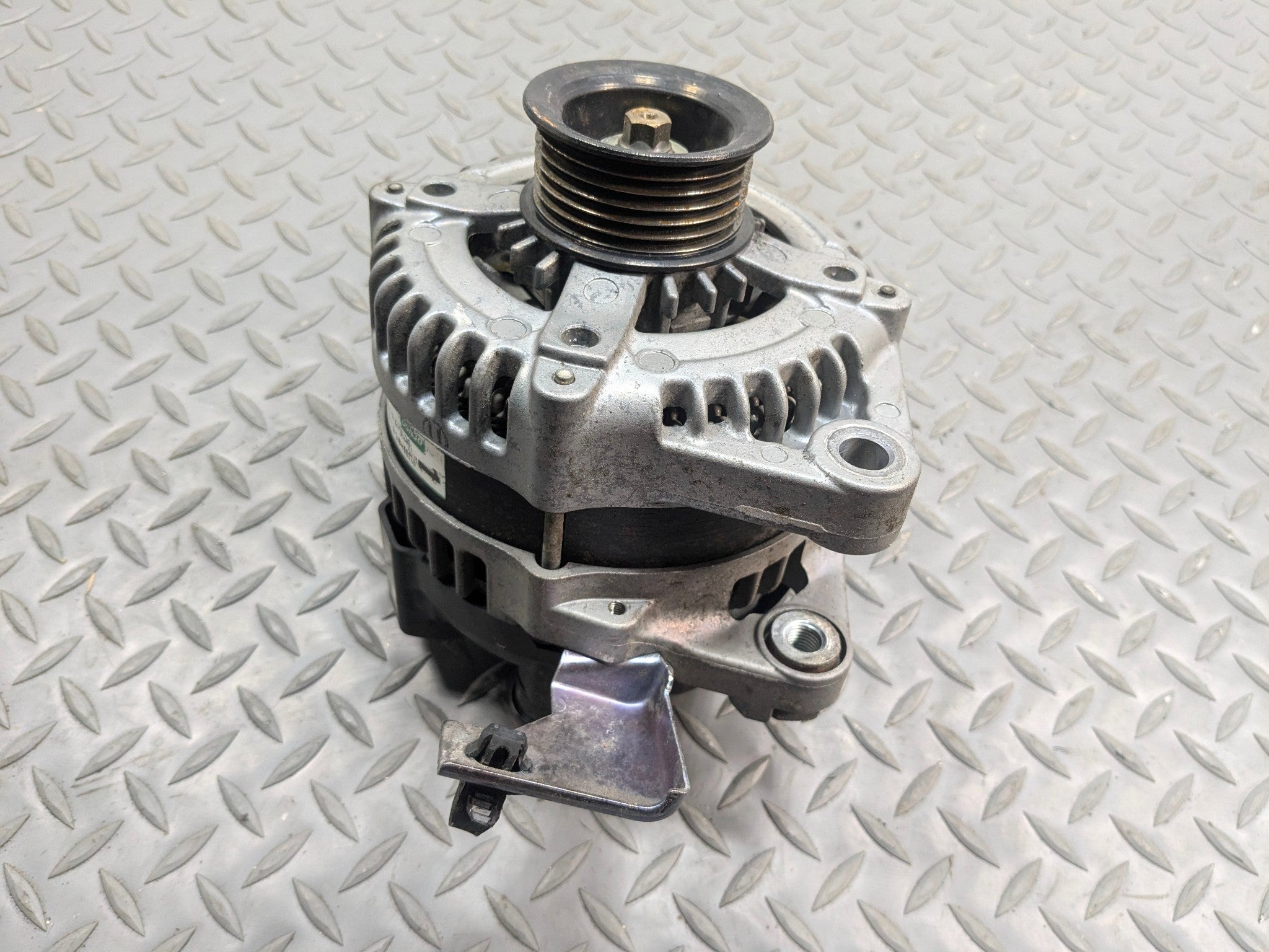 2013 - 2016 HYUNDAI SANTA FE OEM ENGINE ALTERNATOR GENARATOR CHARGING ASSEMBLY
