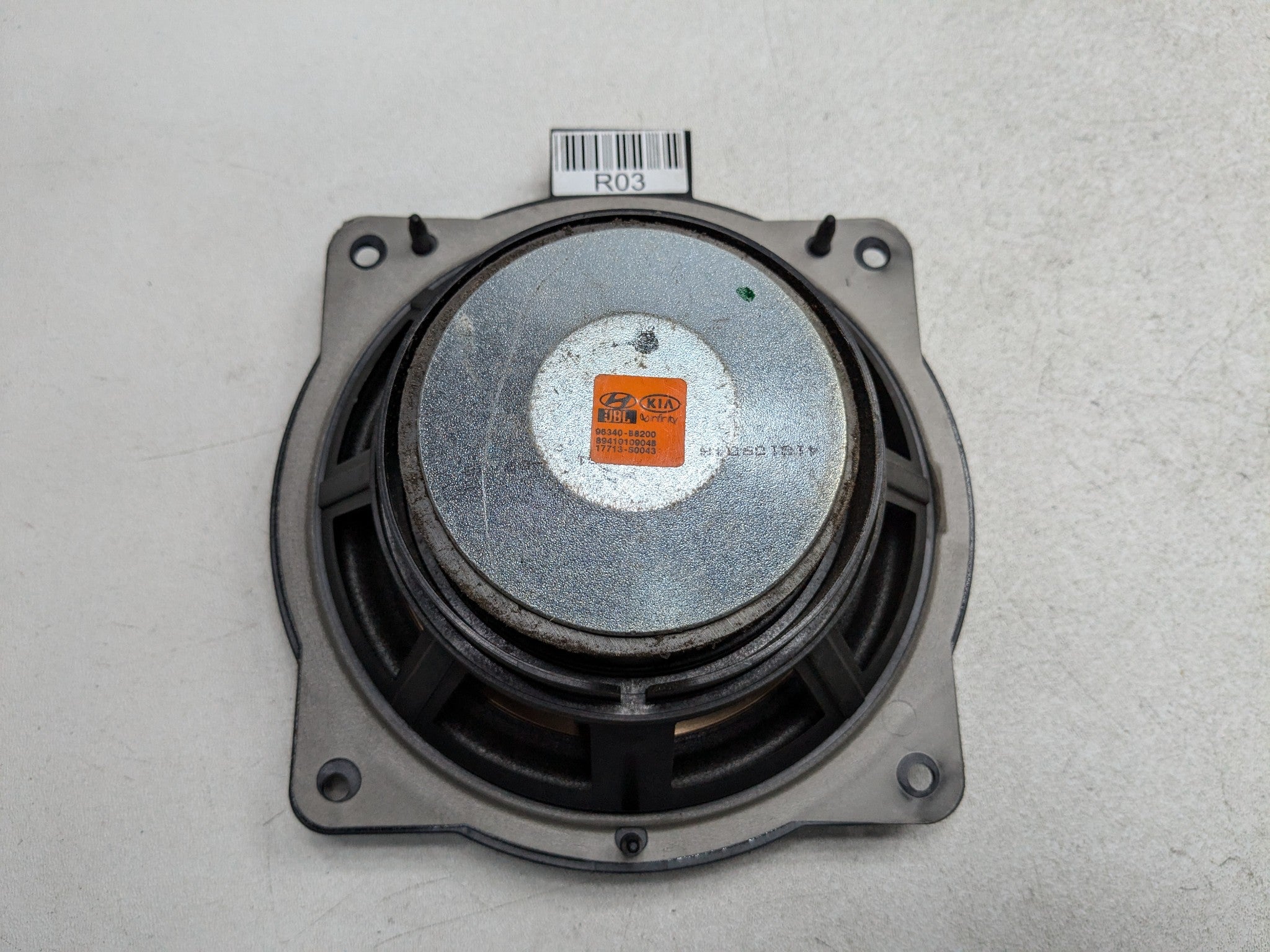 2013 - 2016 HYUNDAI SANTA FE OEM FRONT AND REAR AUDIO SOUND SYSTEM SPEAKER SET