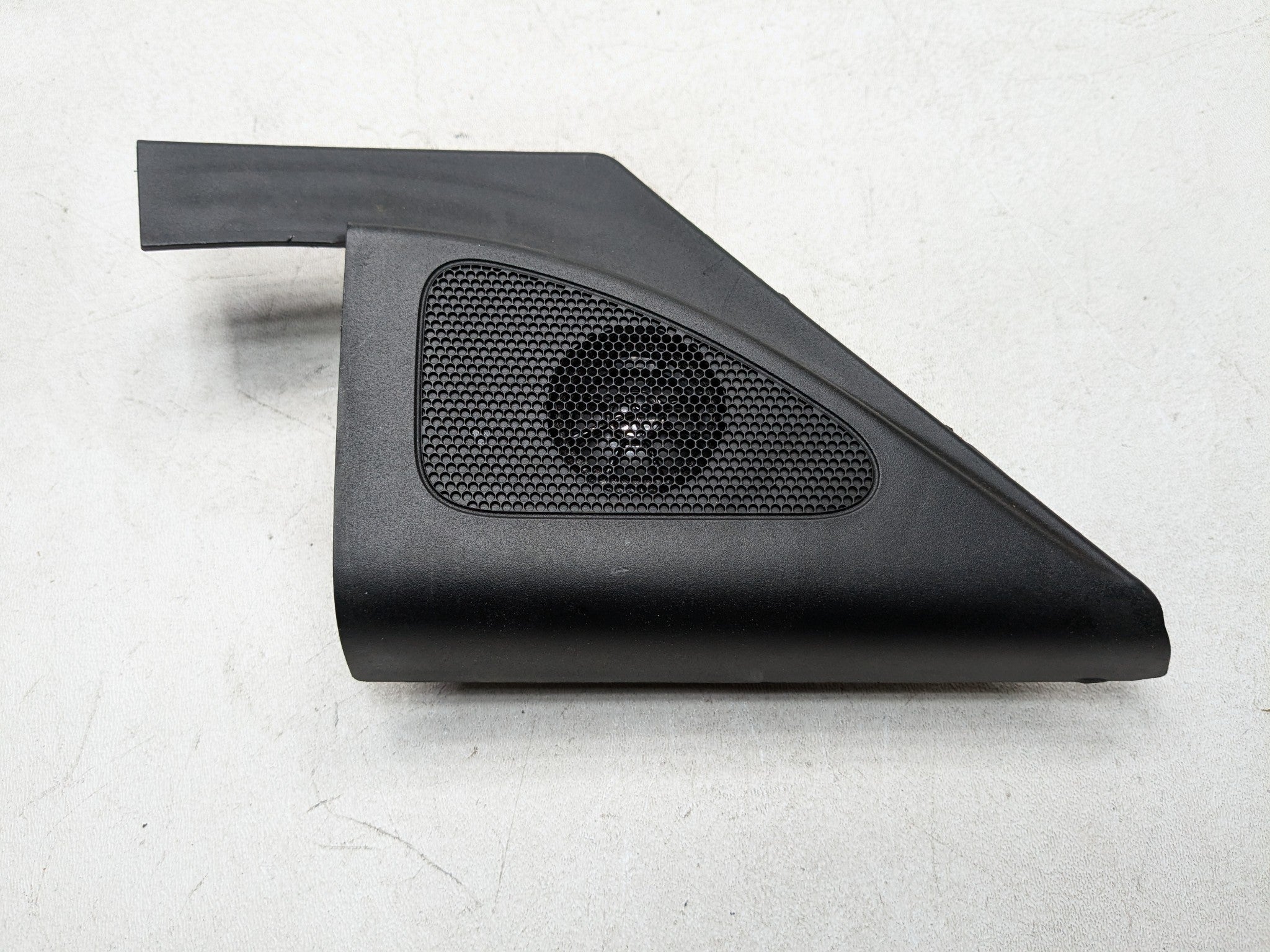 2013 - 2016 HYUNDAI SANTA FE OEM FRONT AND REAR AUDIO SOUND SYSTEM SPEAKER SET