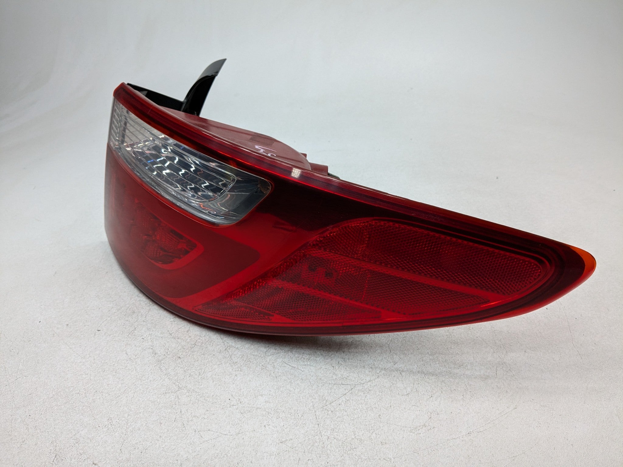 2013 - 2016 HYUNDAI SANTA FE OEM TAILLIGHT QUARTER PANEL MOUNTED REAR RIGHT SIDE