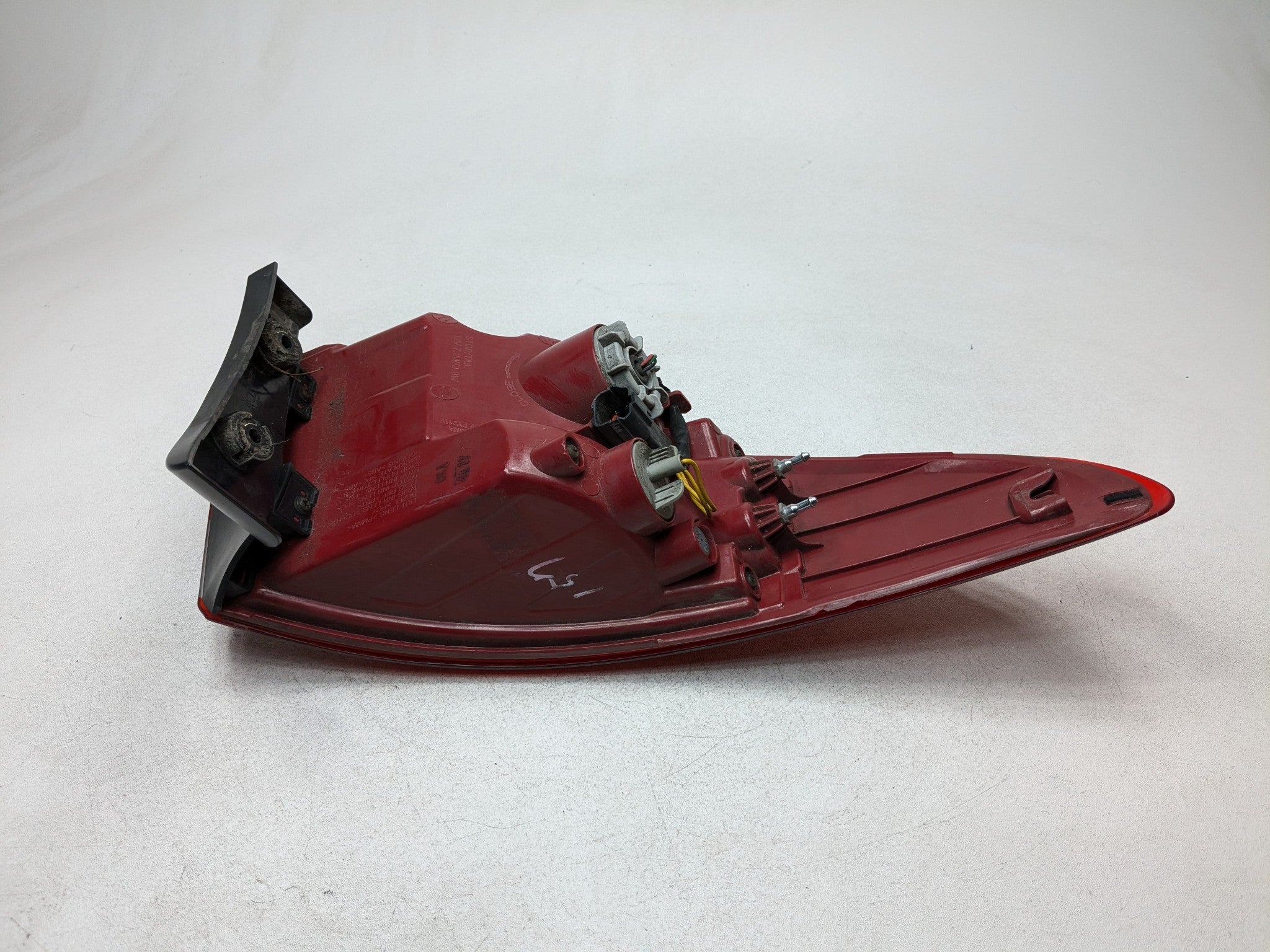 2013 - 2016 HYUNDAI SANTA FE OEM TAILLIGHT QUARTER PANEL MOUNTED REAR RIGHT SIDE