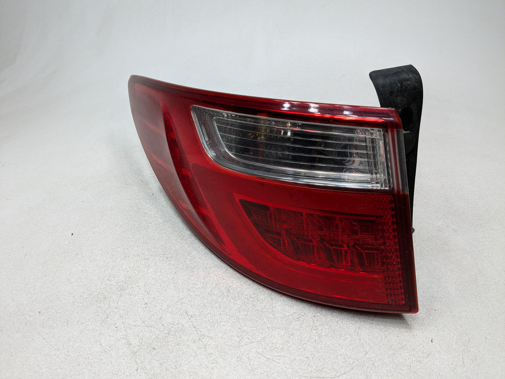 2013 - 2016 HYUNDAI SANTA FE OEM TAILLIGHT QUARTER PANEL MOUNTED REAR LEFT SIDE