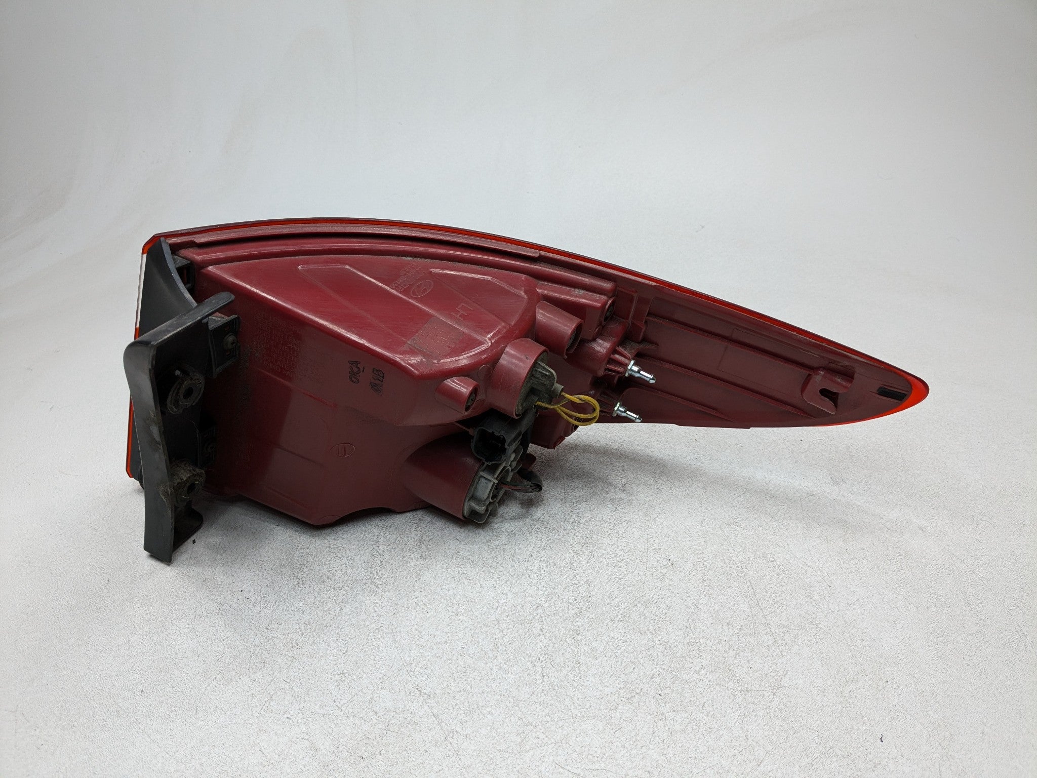 2013 - 2016 HYUNDAI SANTA FE OEM TAILLIGHT QUARTER PANEL MOUNTED REAR LEFT SIDE