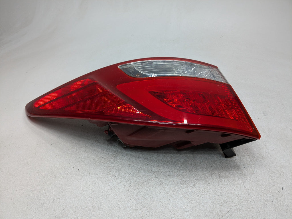 2013 - 2016 HYUNDAI SANTA FE OEM TAILLIGHT QUARTER PANEL MOUNTED REAR LEFT SIDE