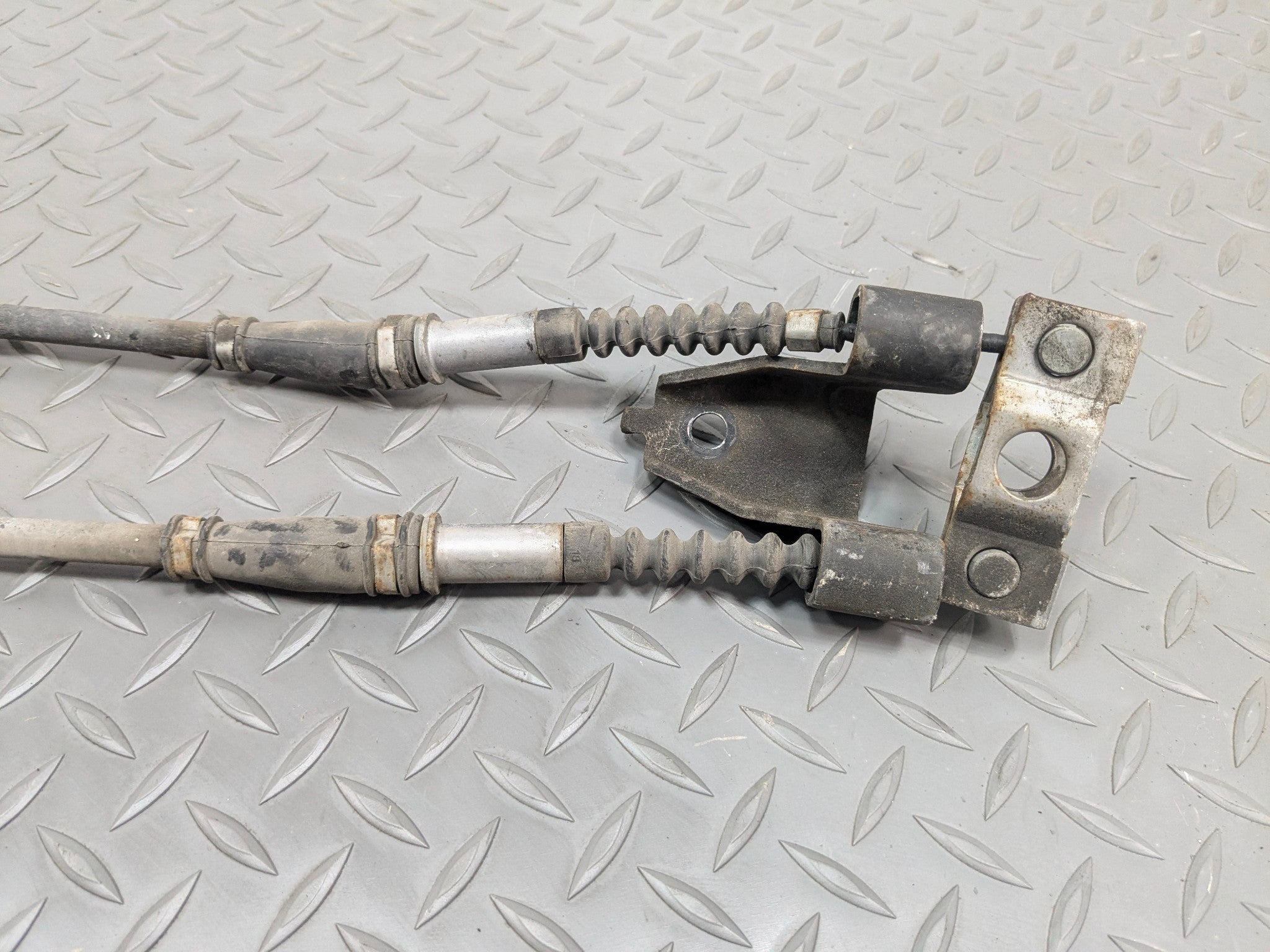 2013 - 2016 HYUNDAI SANTA FE OEM EMERGENCY BREAK HOSE LEFT AND RIGHT SIDE