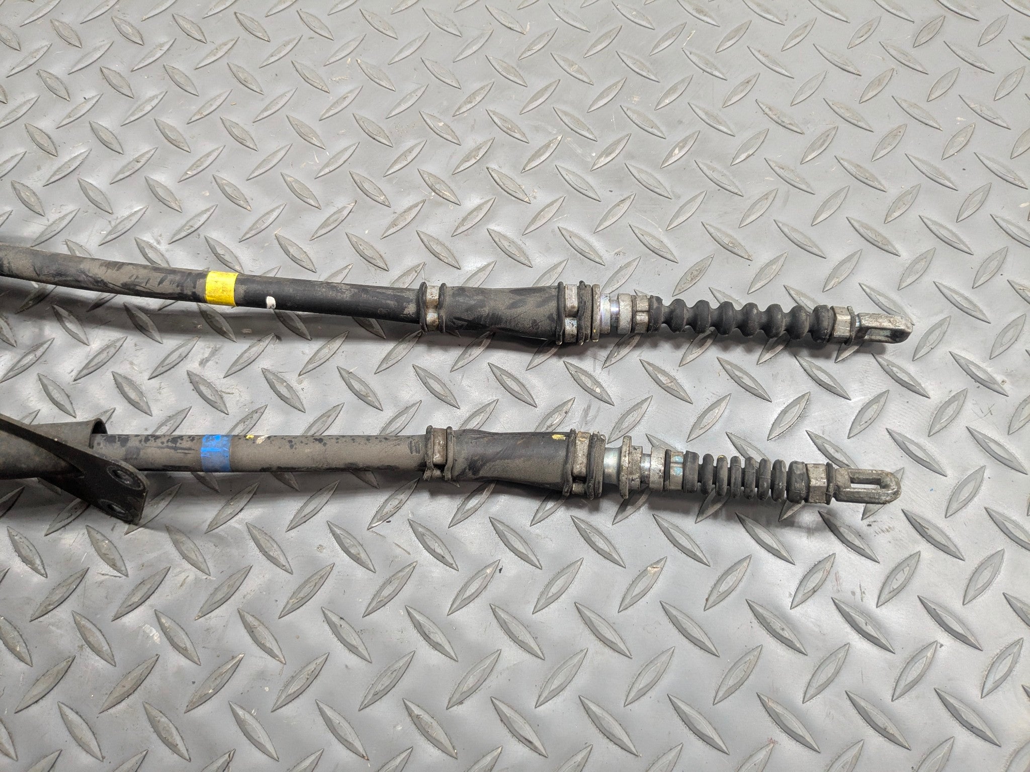 2013 - 2016 HYUNDAI SANTA FE OEM EMERGENCY BREAK HOSE LEFT AND RIGHT SIDE