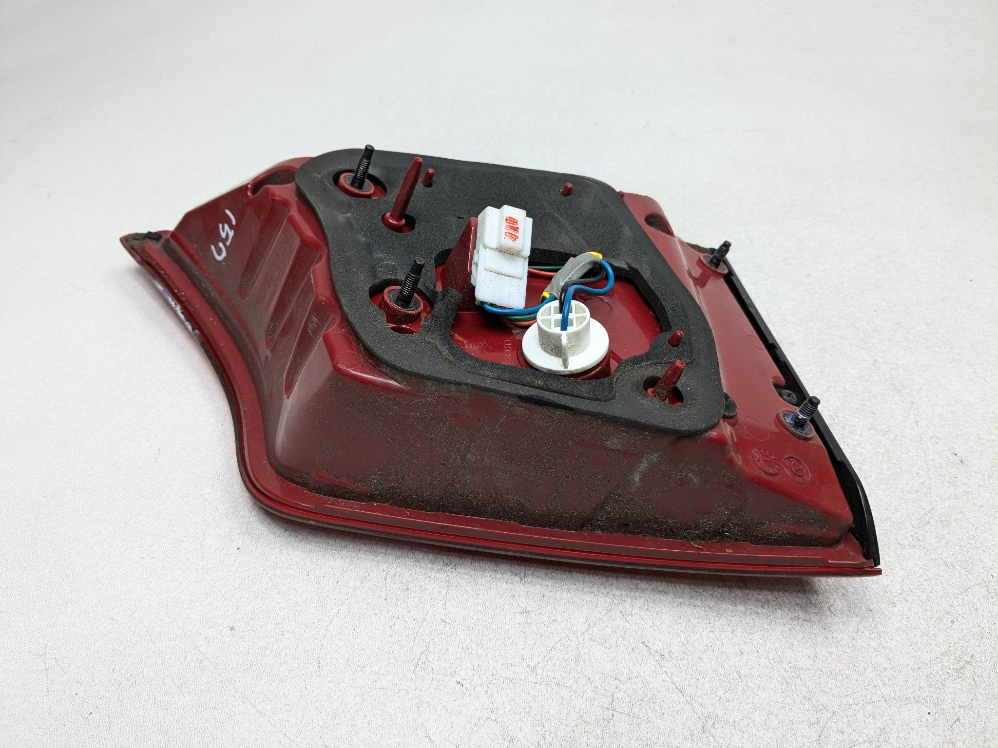 2013 - 2016 HYUNDAI SANTA FE OEM INNER TRUNK DECKLID TAILLIGHT LAMP REAR RIGHT