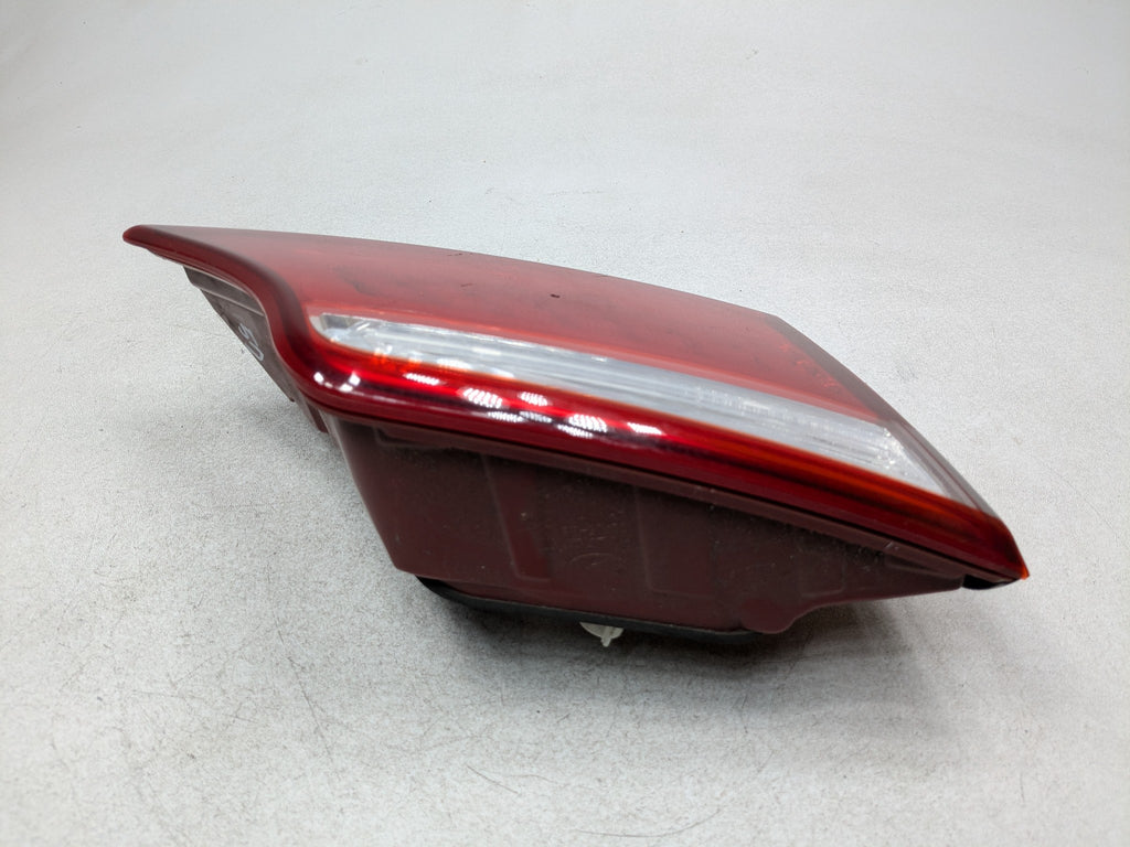 2013 - 2016 HYUNDAI SANTA FE OEM INNER TRUNK DECKLID TAILLIGHT LAMP REAR LEFT