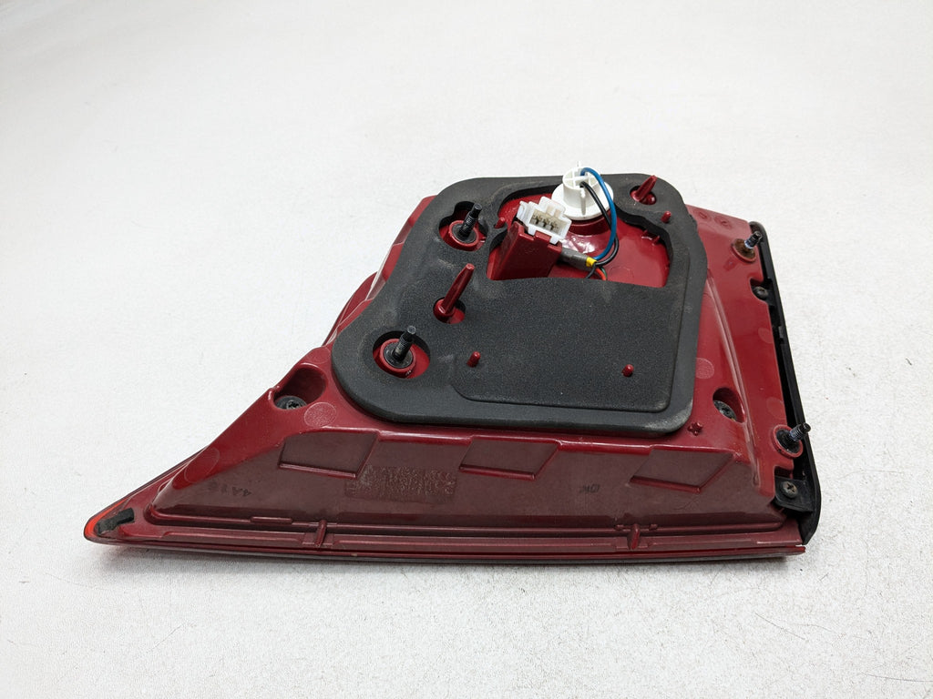 2013 - 2016 HYUNDAI SANTA FE OEM INNER TRUNK DECKLID TAILLIGHT LAMP REAR LEFT