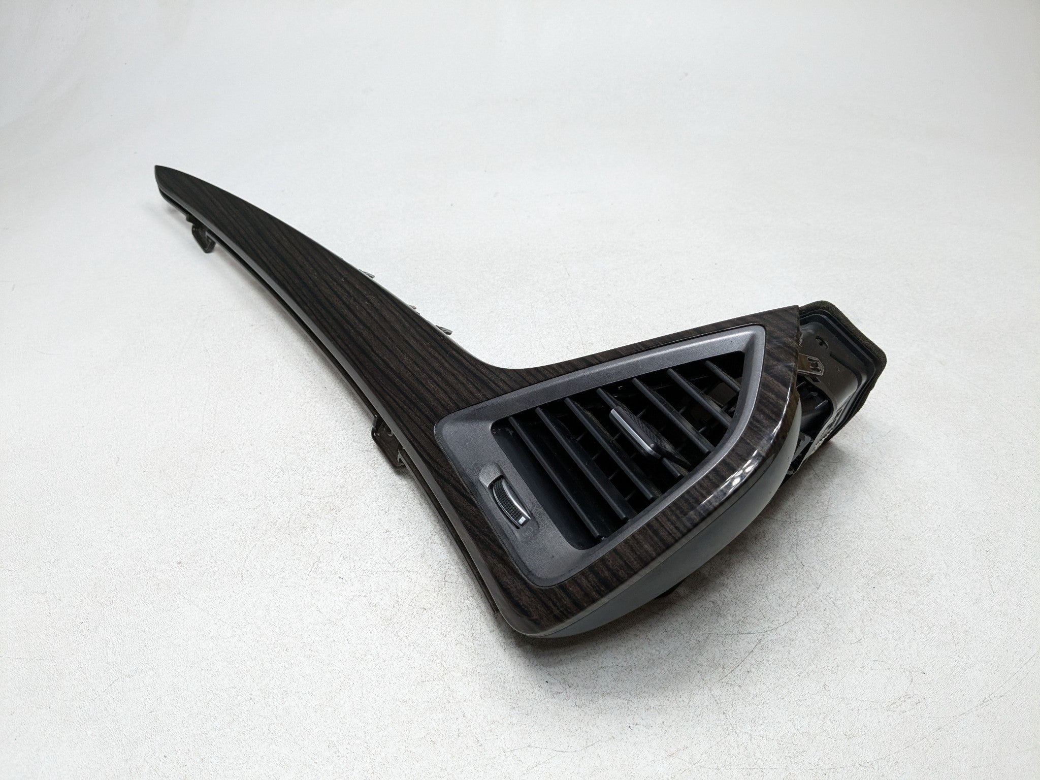 2013 - 2016 HYUNDAI SANTA FE OEM DASH AC HEATER VENTS FRONT RIGHT PASSENGER SIDE