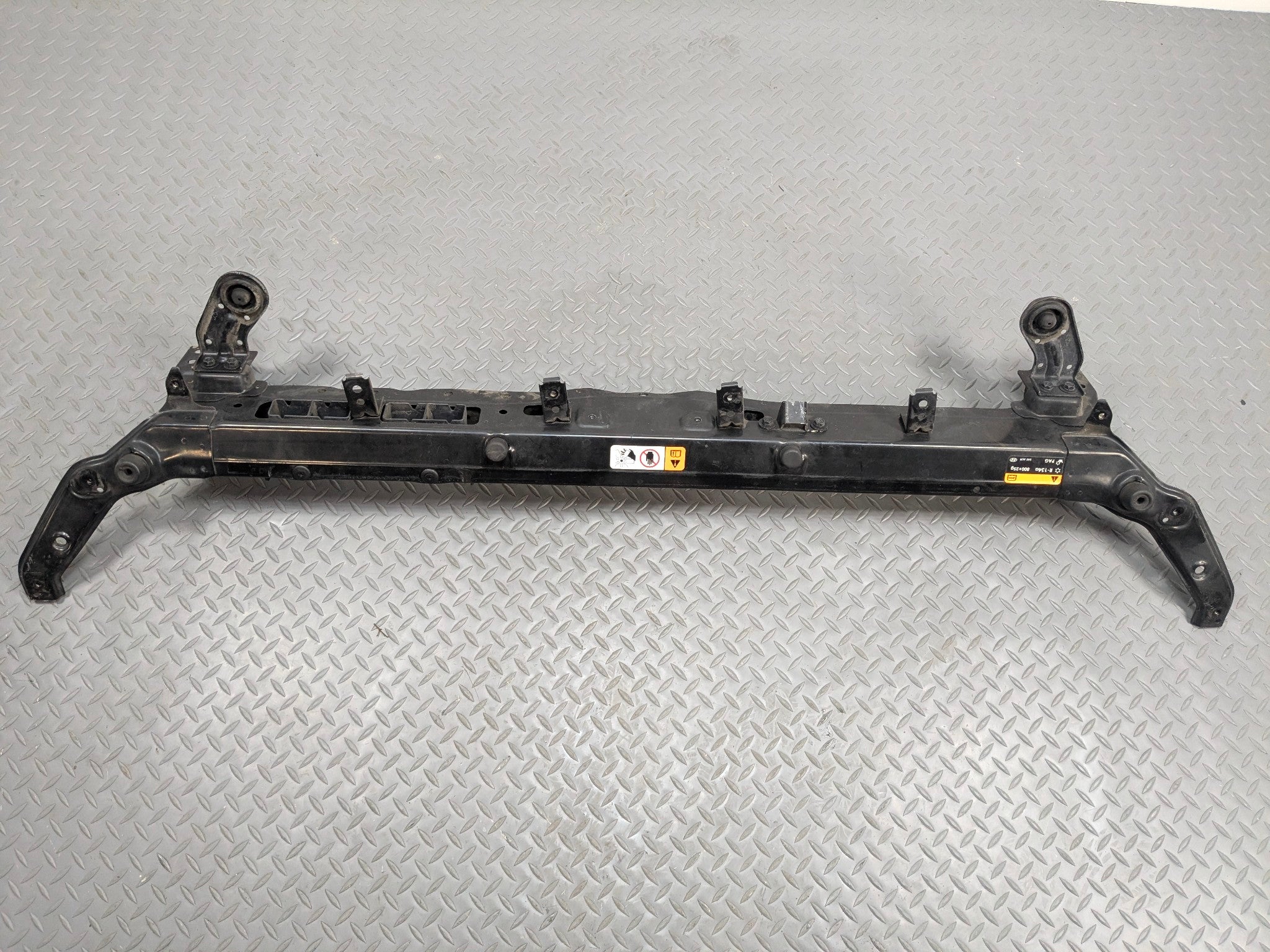 2013 - 2016 HYUNDAI SANTA FE OEM RADIATOR SUPPORT BRACKET UPPER TIE BAR