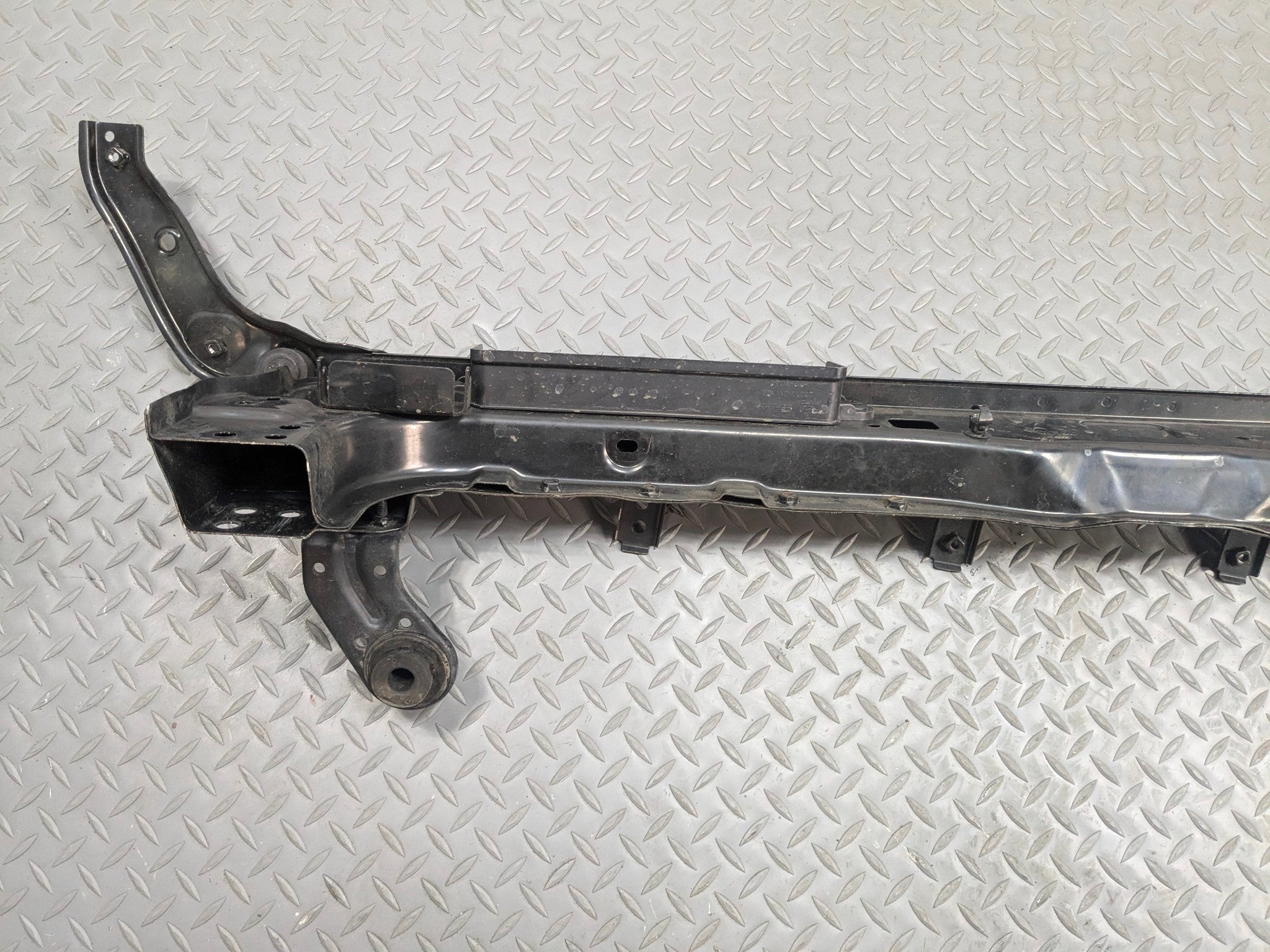2013 - 2016 HYUNDAI SANTA FE OEM RADIATOR SUPPORT BRACKET UPPER TIE BAR