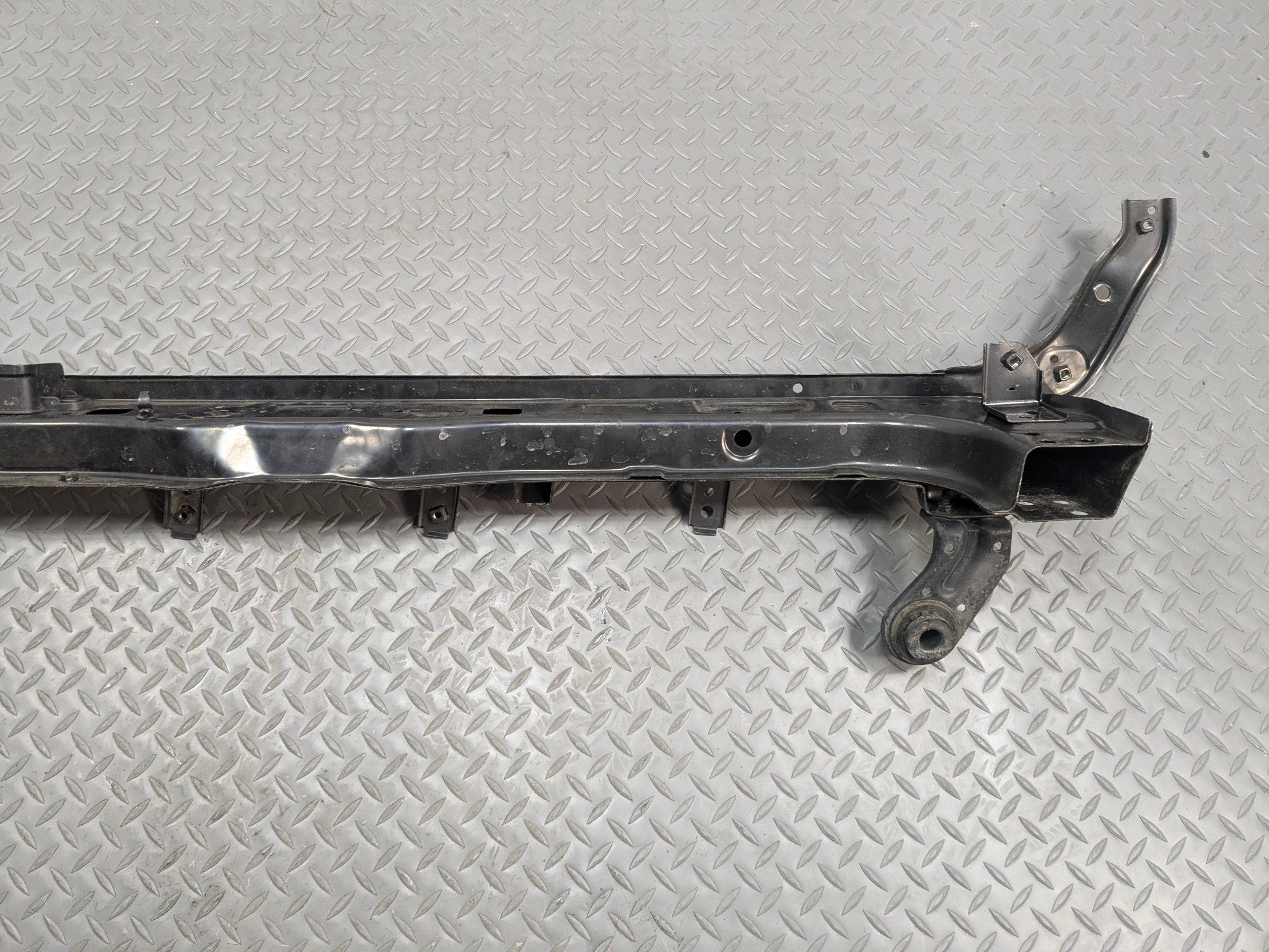 2013 - 2016 HYUNDAI SANTA FE OEM RADIATOR SUPPORT BRACKET UPPER TIE BAR