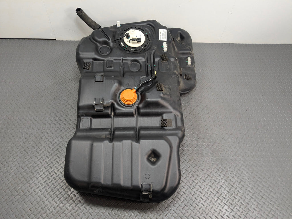 2013 - 2016 HYUNDAI SANTA FE OEM GASOLINE GAS FUEL TANK RESERVOIR ASSEMBLY