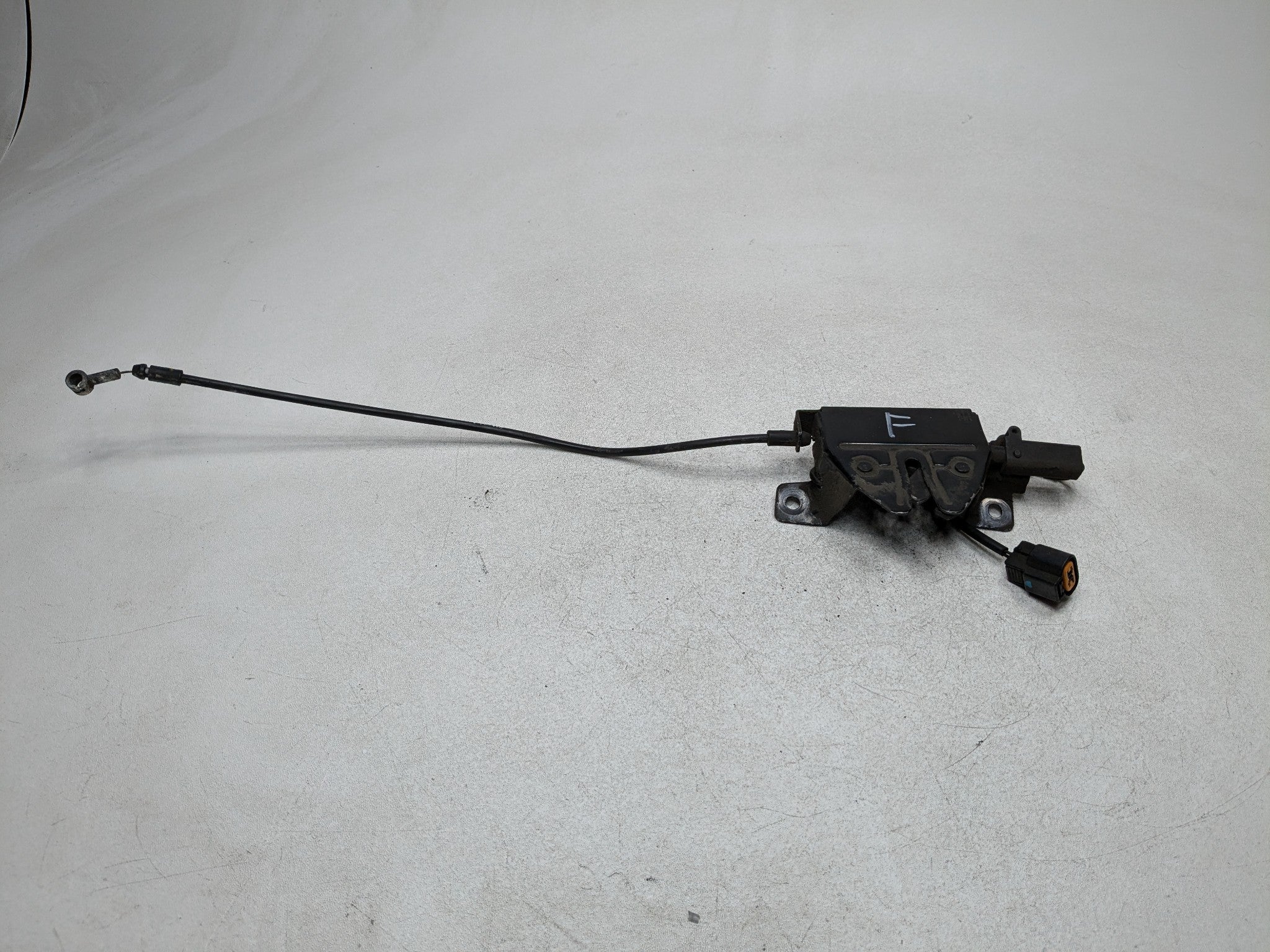 2013 - 2016 HYUNDAI SANTA FE OEM BONNET HOOD LATCH LOCK ACTUATOR RELEASE CABLE