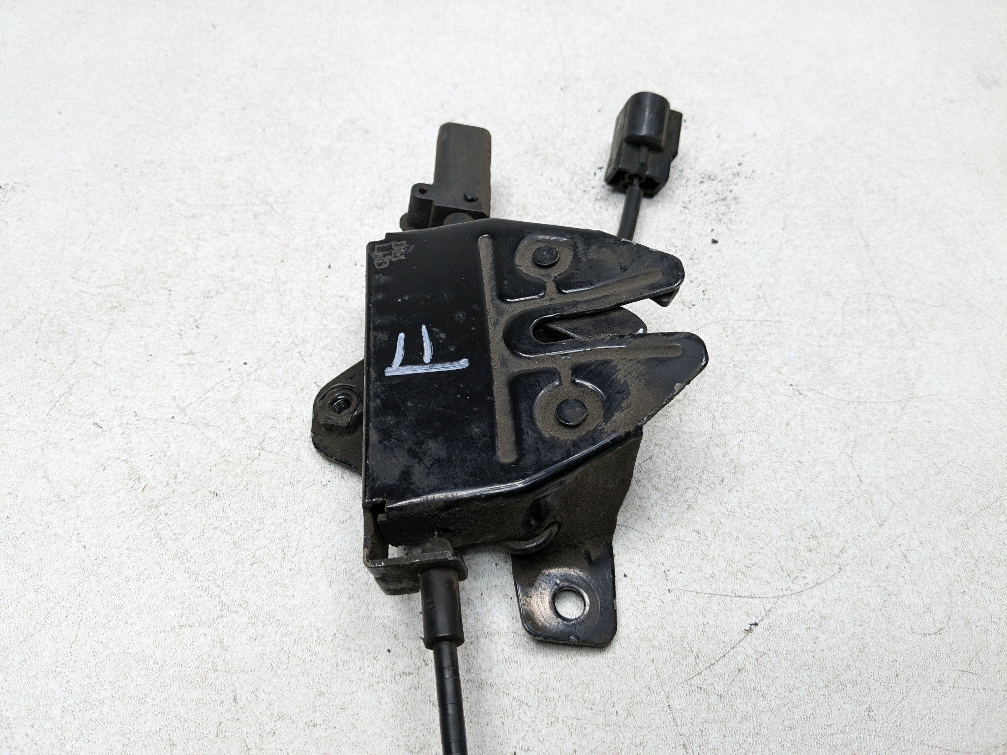2013 - 2016 HYUNDAI SANTA FE OEM BONNET HOOD LATCH LOCK ACTUATOR RELEASE CABLE