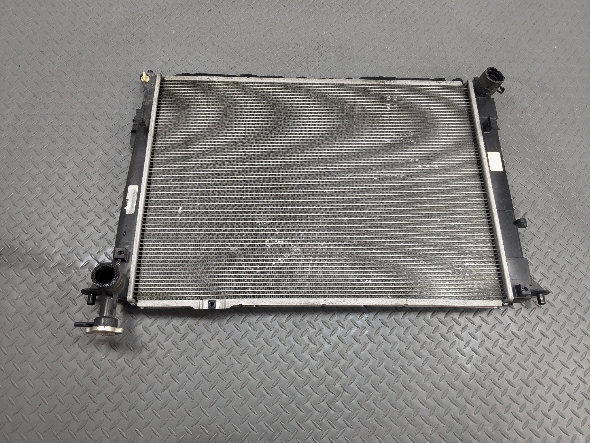 2013 - 2016 HYUNDAI SANTA FE OEM ENGINE MOTOR COOLING RADIATOR ASSEMBLY LWB 3.3L