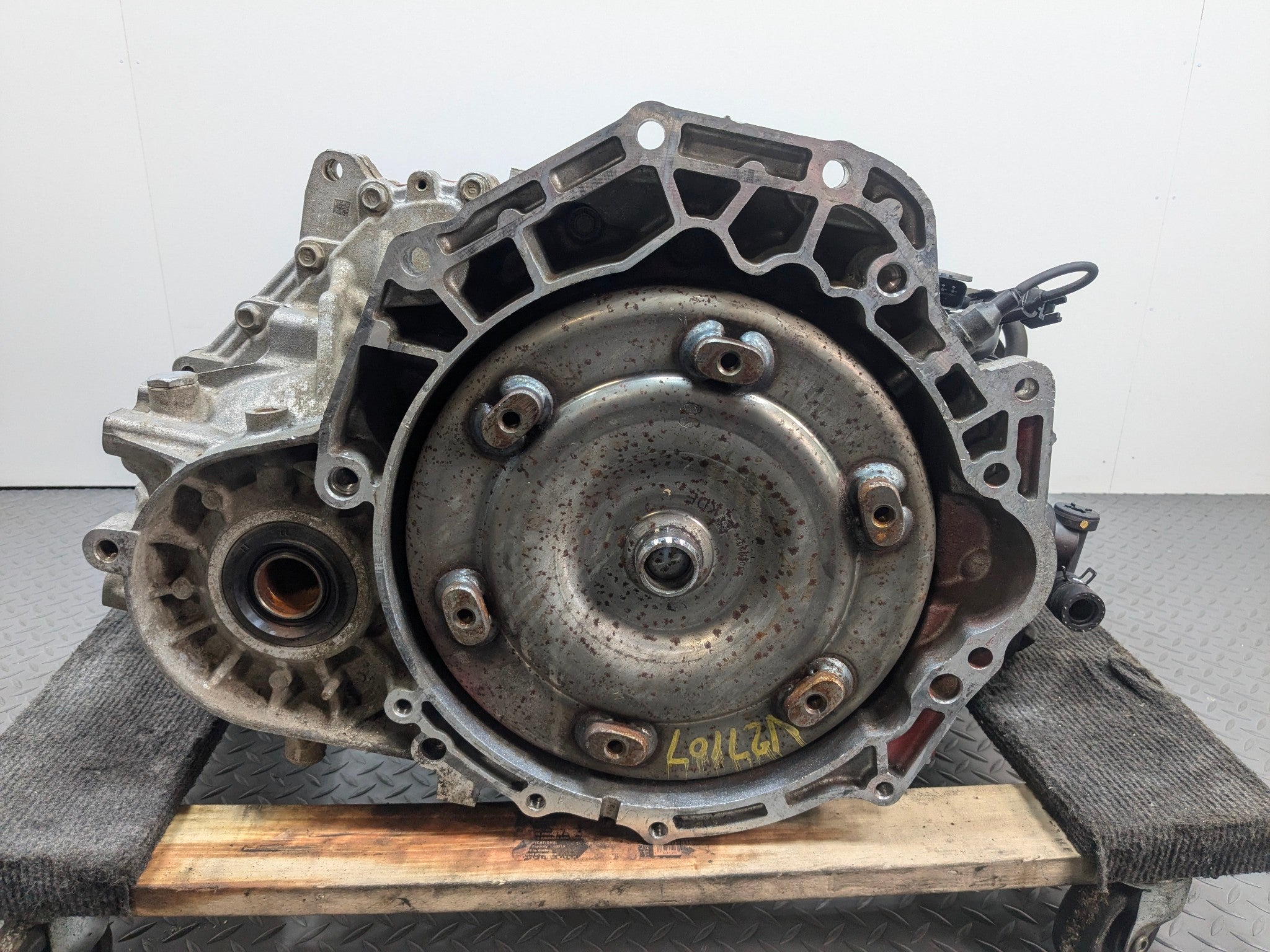 2013 - 2016 HYUNDAI SANTA FE OEM 3.3L LWB FWD AUTOMATIC TRANSMISSION ASSEMBLY
