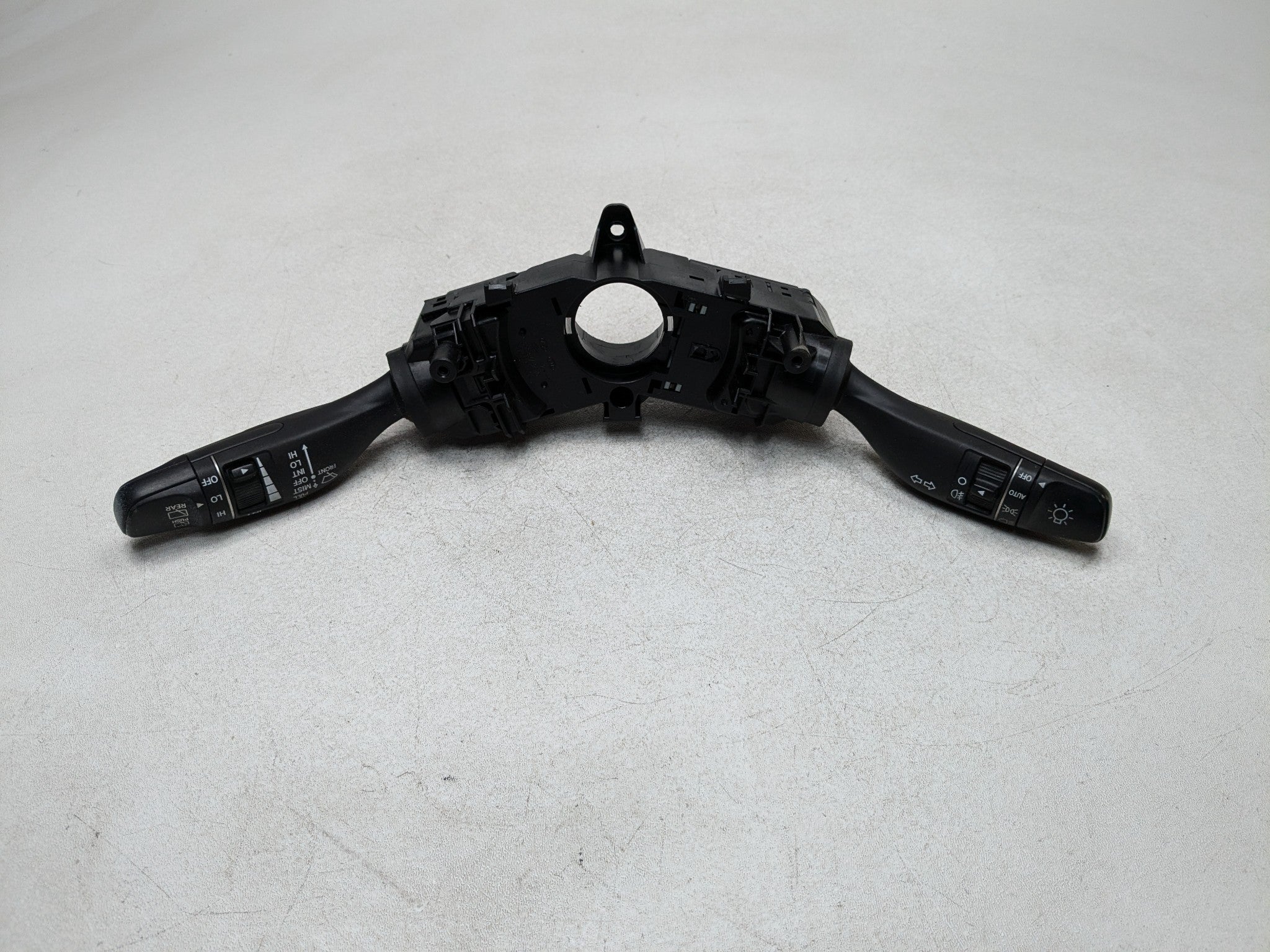 2013 - 2016 HYUNDAI SANTA FE OEM TURN SIGNAL WIPER CONTROL SWITCH ASSEMBLY