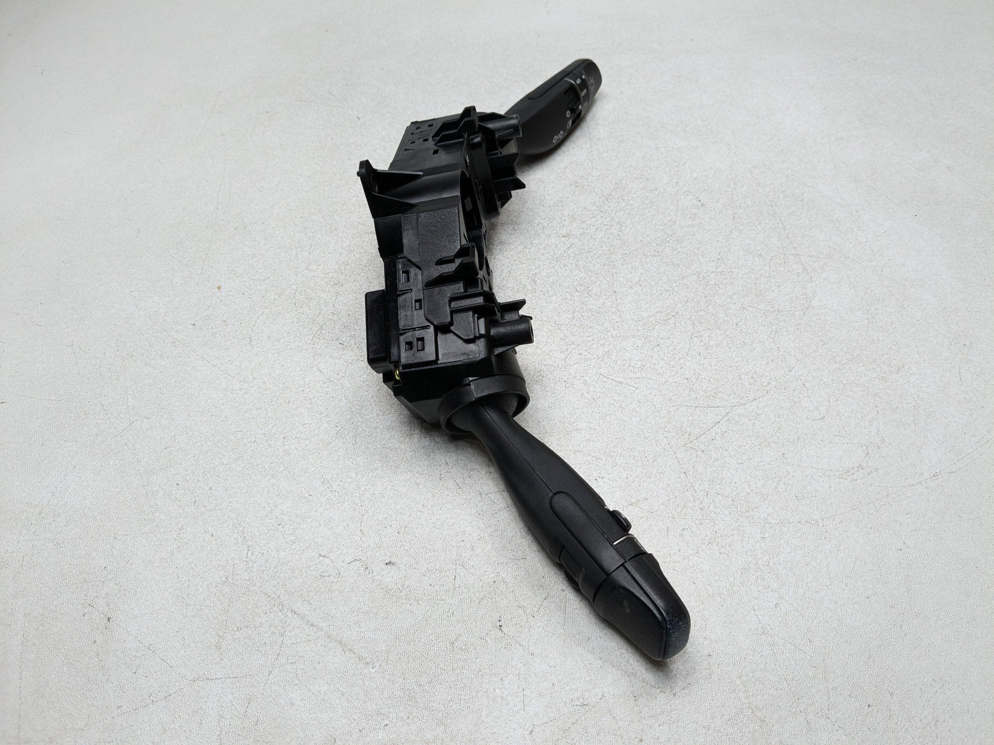 2013 - 2016 HYUNDAI SANTA FE OEM TURN SIGNAL WIPER CONTROL SWITCH ASSEMBLY