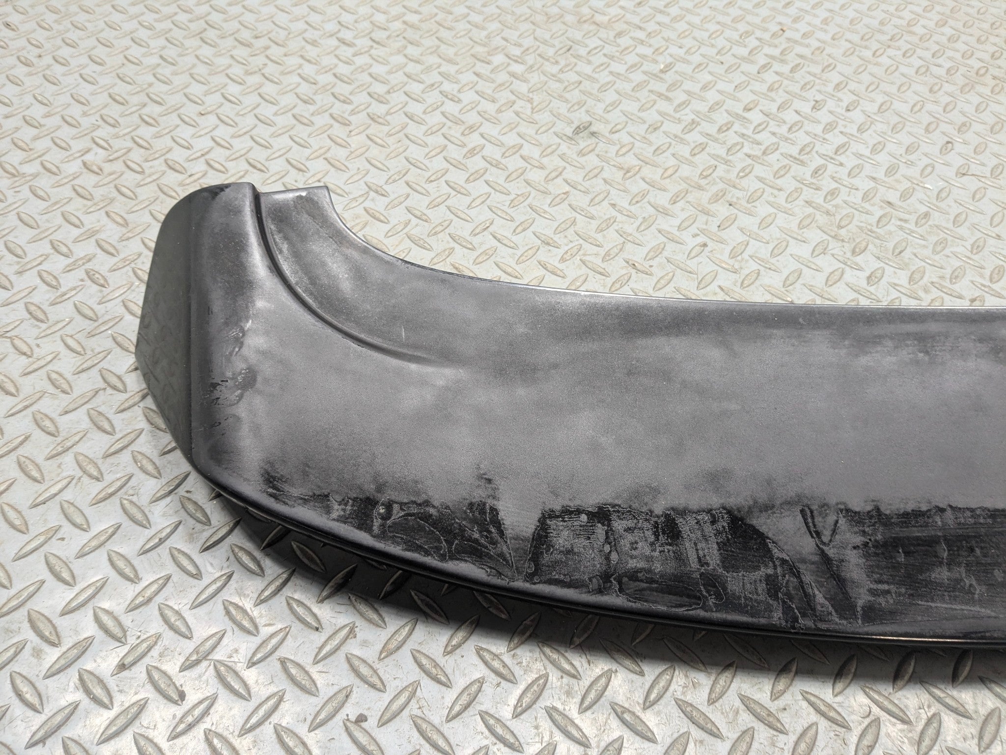 2013 - 2016 HYUNDAI SANTA FE OEM SPOILER WING WITH THIRD BRAKE LIGHT REAR TRUNK