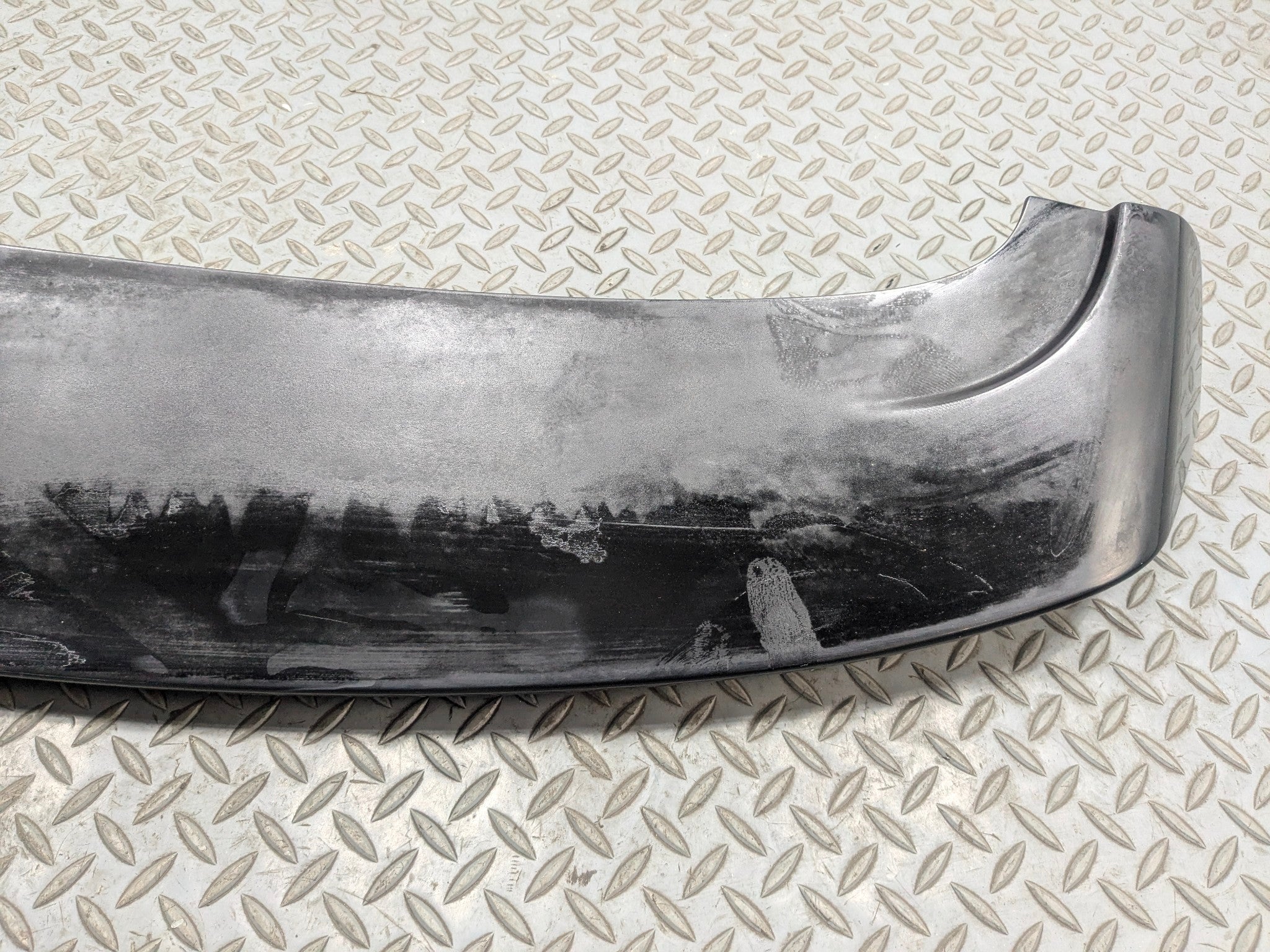 2013 - 2016 HYUNDAI SANTA FE OEM SPOILER WING WITH THIRD BRAKE LIGHT REAR TRUNK