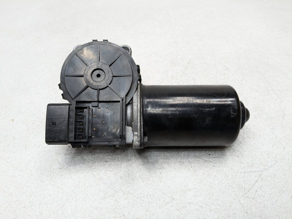 2013 - 2016 HYUNDAI SANTA FE OEM WINDSHIELD WIPER MOTOR ASSEMBLY FRONT SIDE