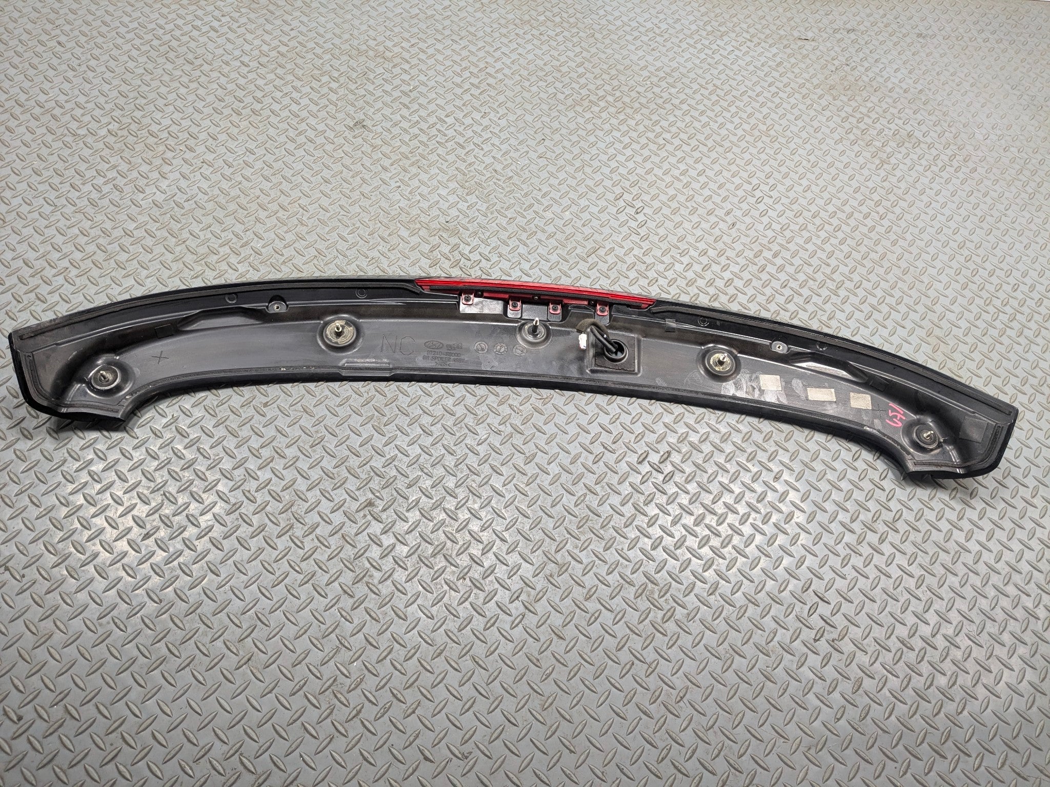 2013 - 2016 HYUNDAI SANTA FE OEM SPOILER WING WITH THIRD BRAKE LIGHT REAR TRUNK