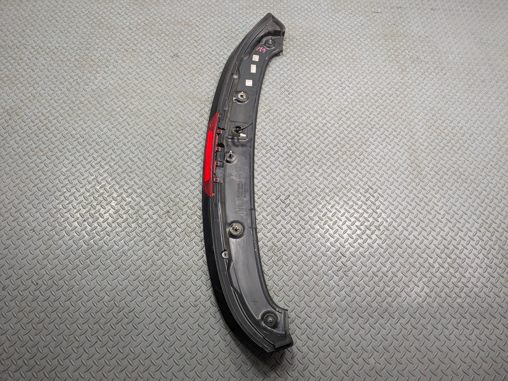2013 - 2016 HYUNDAI SANTA FE OEM SPOILER WING WITH THIRD BRAKE LIGHT REAR TRUNK