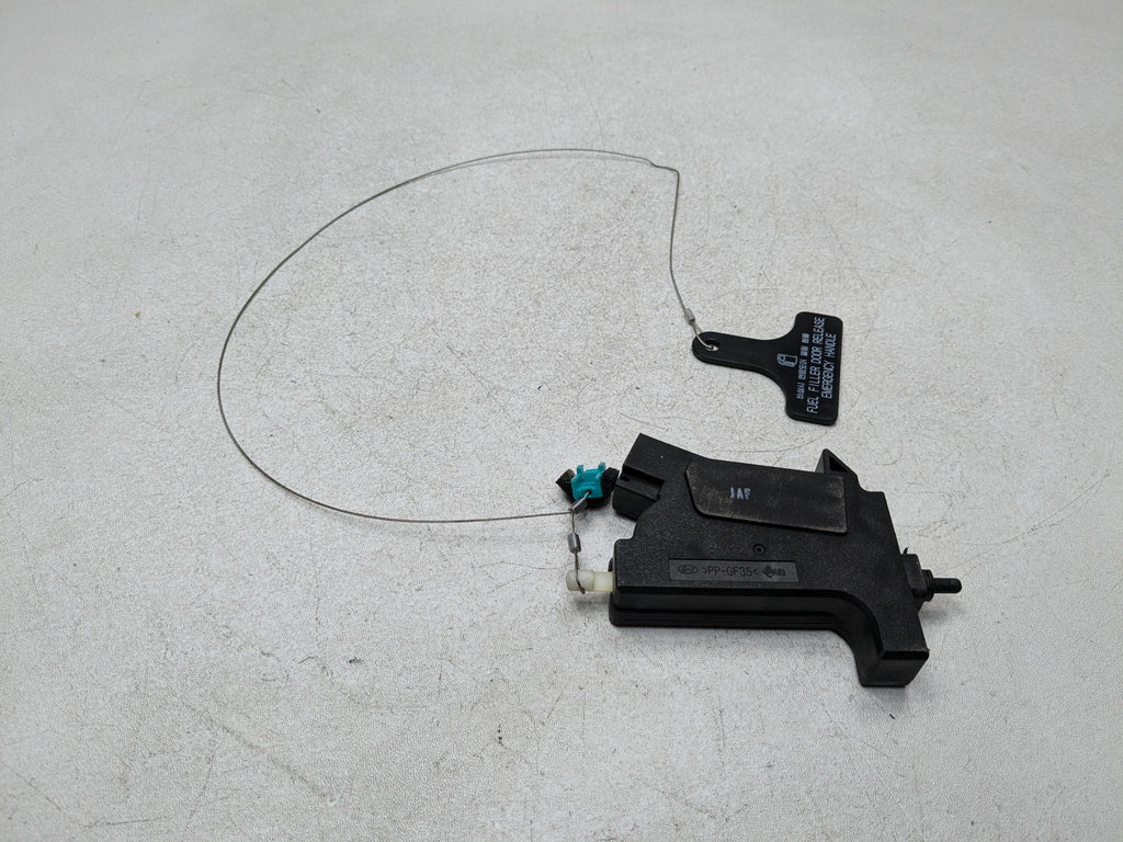 2013 - 2016 HYUNDAI SANTA FE OEM FUEL TANK DOOR LID LOCK RELEASE ACTUATOR