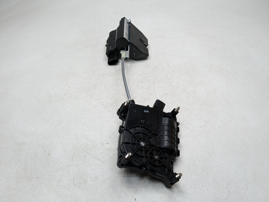 2013 - 2016 HYUNDAI SANTA FE OEM REAR TRUNK LID LATCH LOCK ACTUATOR MOTOR