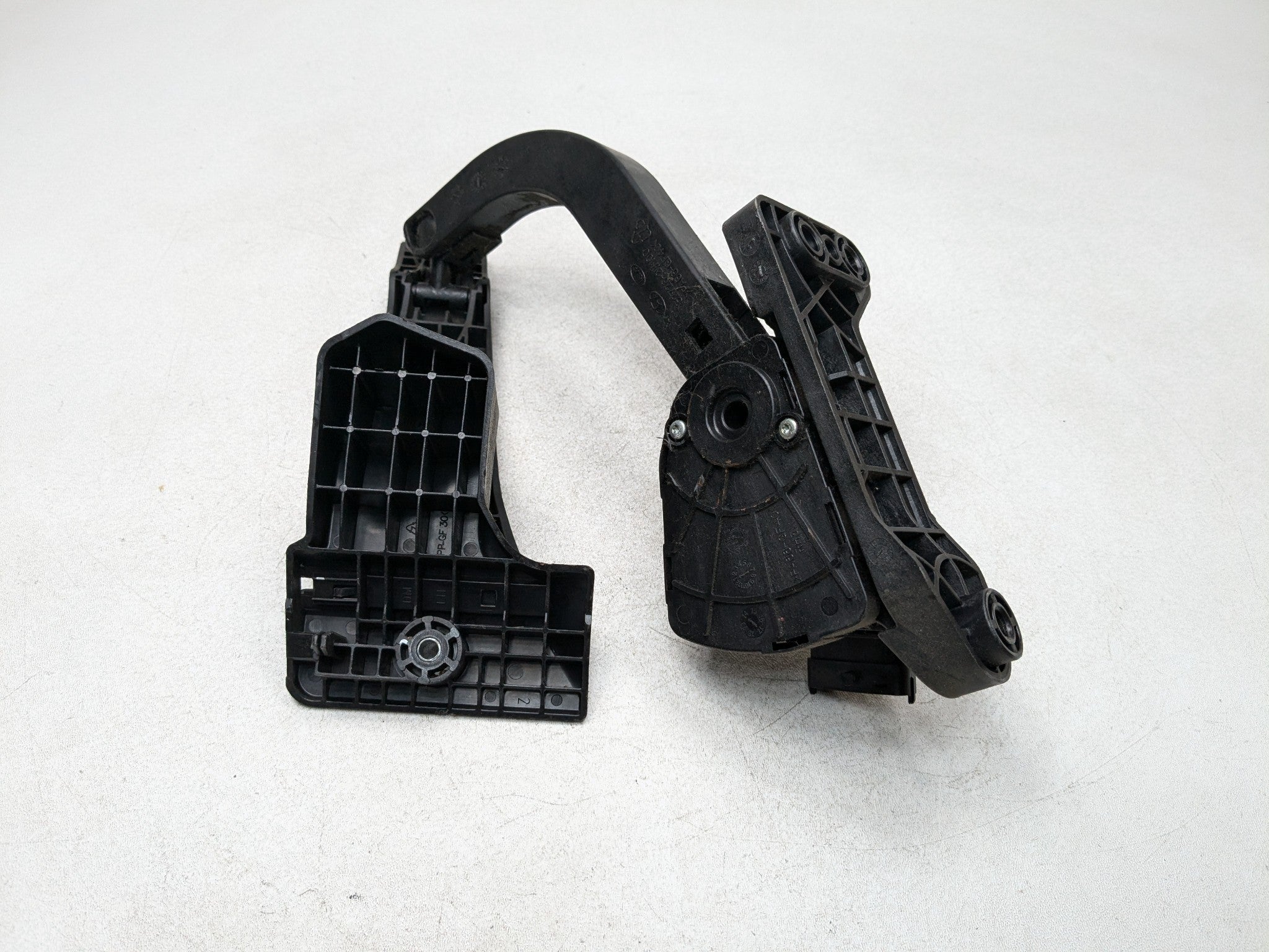 2013 - 2016 HYUNDAI SANTA FE OEM GAS ACCELERATOR THROTTLE PEDAL SENSOR
