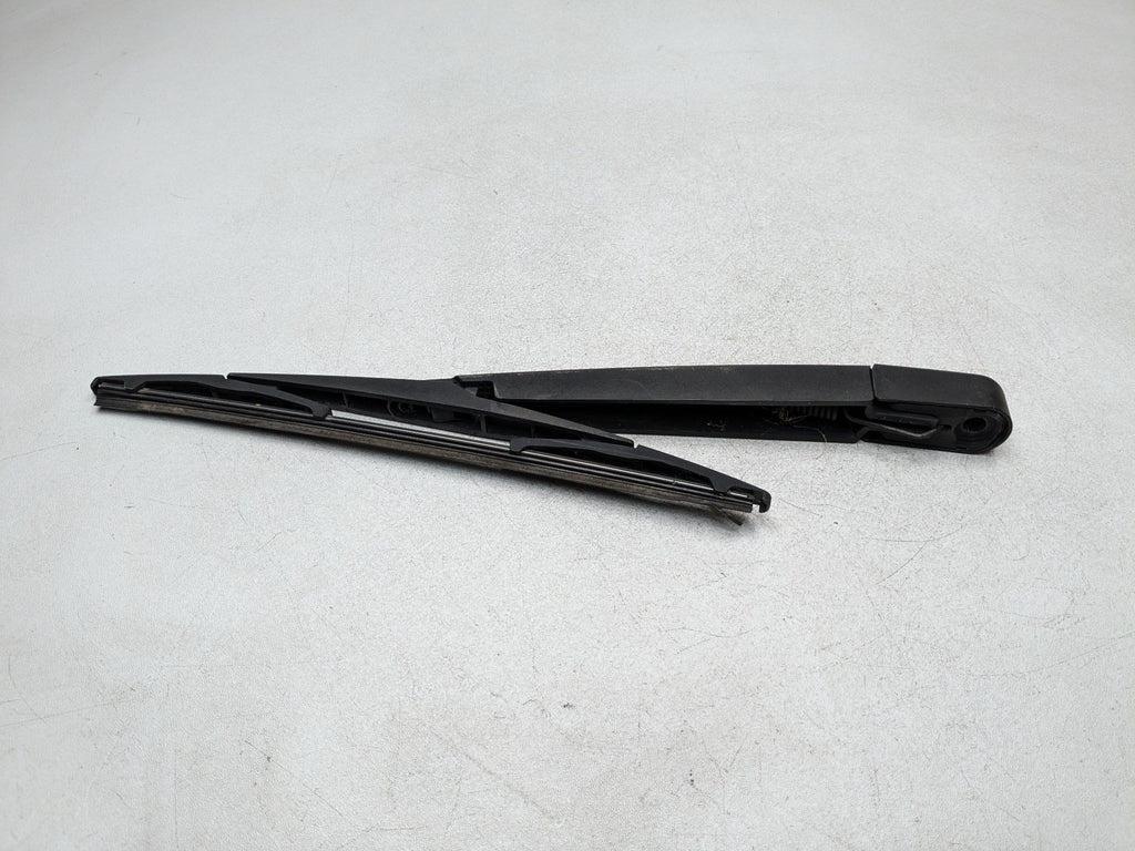 2013 - 2016 HYUNDAI SANTA FE OEM WIPER ARM WITH BLADE REAR LIFTGATE TAILGATE