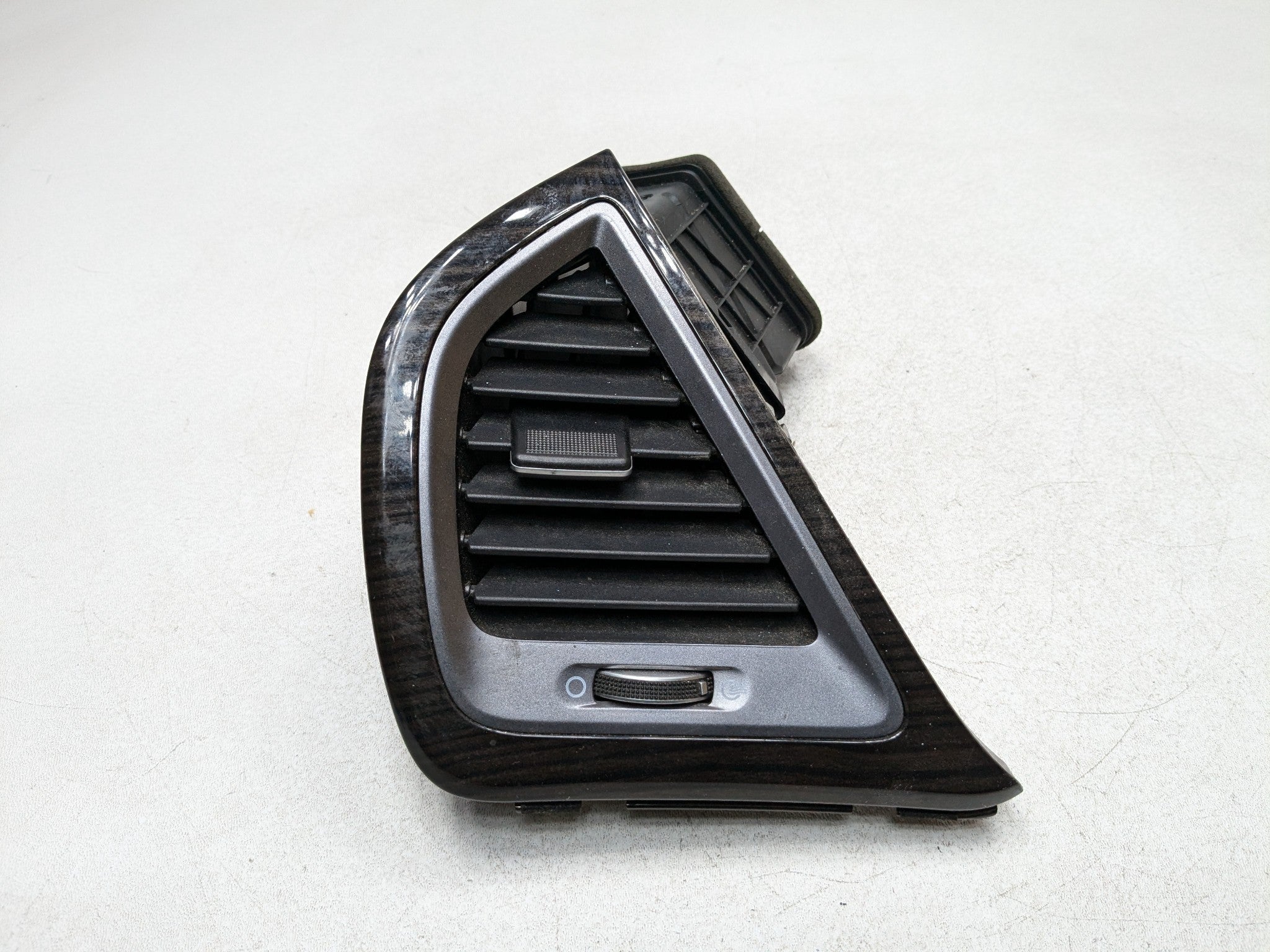 2013 - 2016 HYUNDAI SANTA FE OEM DASH AC HEATER VENTS FRONT LEFT DRIVER SIDE