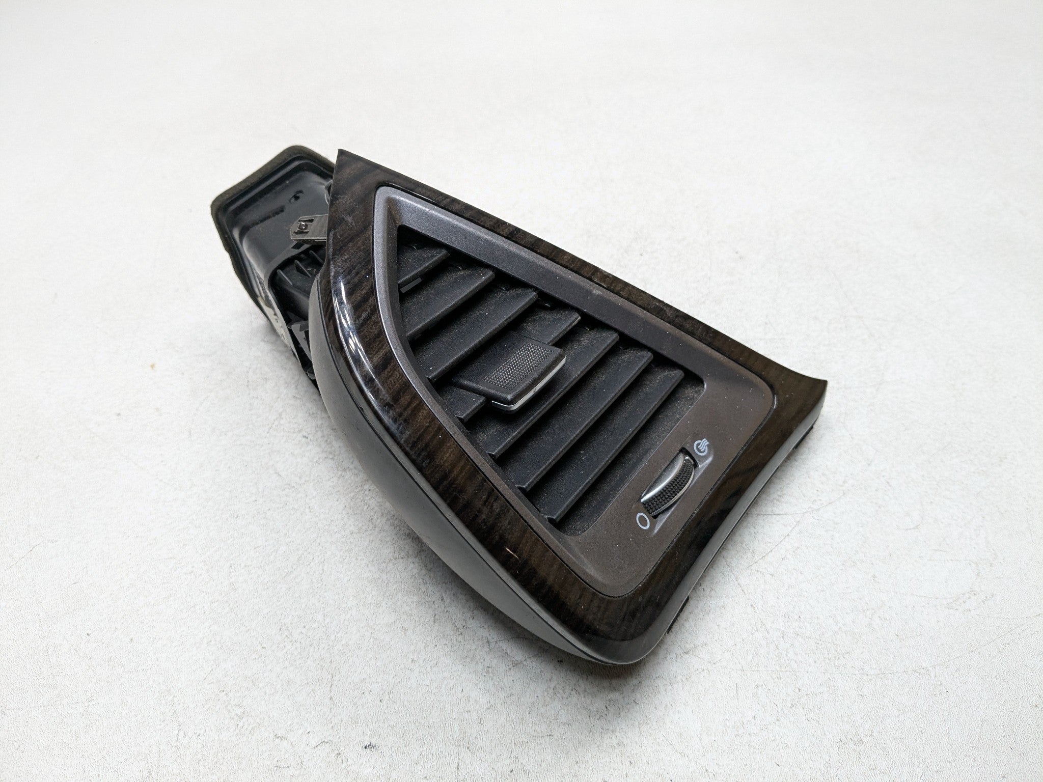 2013 - 2016 HYUNDAI SANTA FE OEM DASH AC HEATER VENTS FRONT LEFT DRIVER SIDE