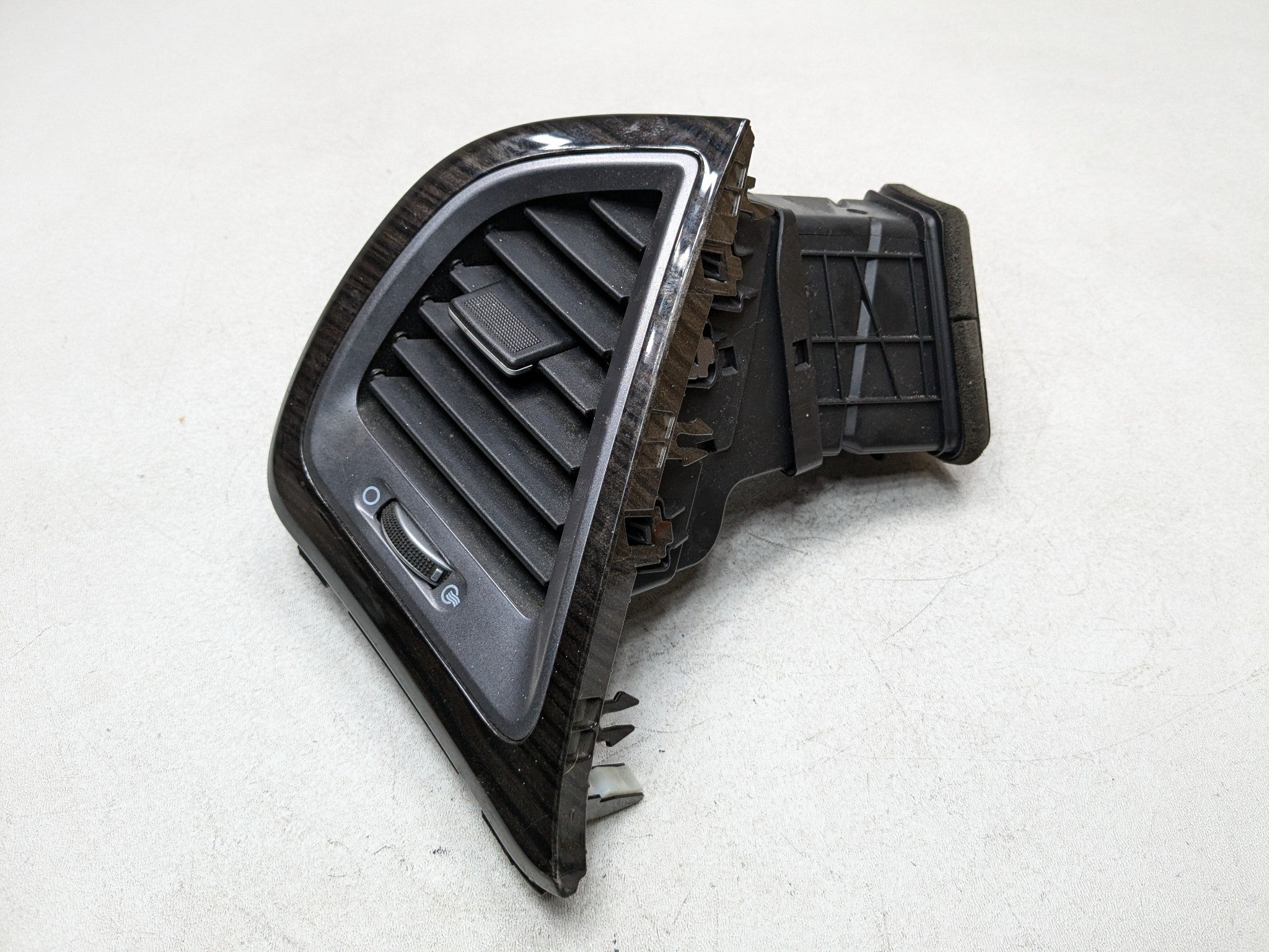 2013 - 2016 HYUNDAI SANTA FE OEM DASH AC HEATER VENTS FRONT LEFT DRIVER SIDE
