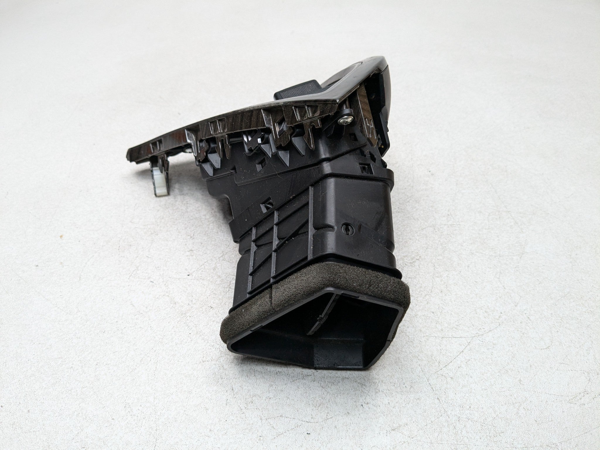 2013 - 2016 HYUNDAI SANTA FE OEM DASH AC HEATER VENTS FRONT LEFT DRIVER SIDE