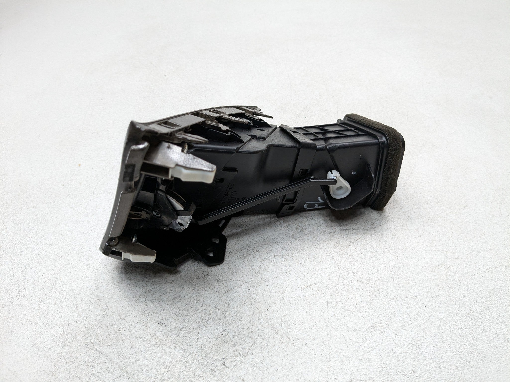 2013 - 2016 HYUNDAI SANTA FE OEM DASH AC HEATER VENTS FRONT LEFT DRIVER SIDE