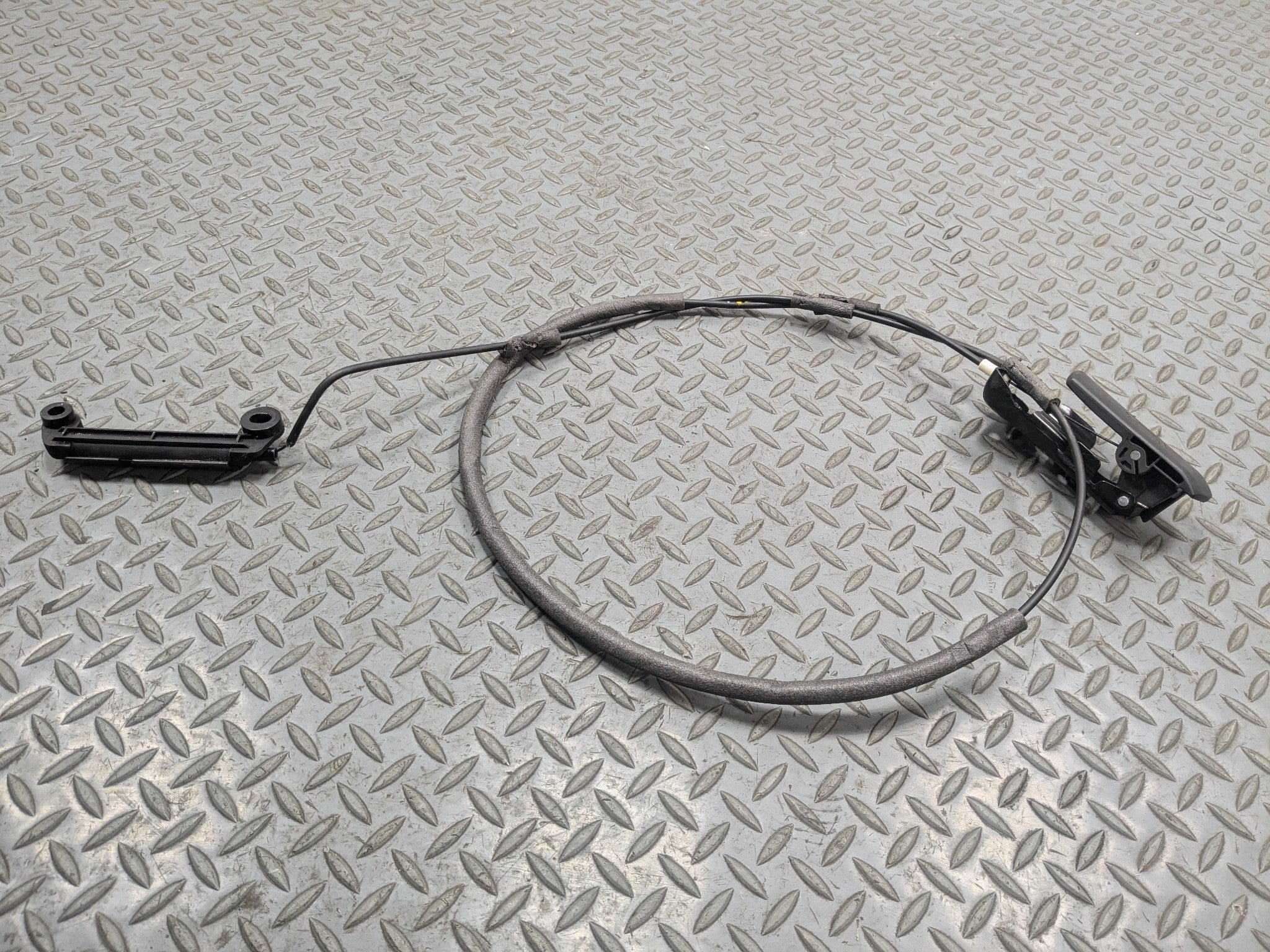 2013 - 2016 HYUNDAI SANTA FE OEM SEAT LATCH LOCK RELEASE HANDLE REAR LEFT SIDE