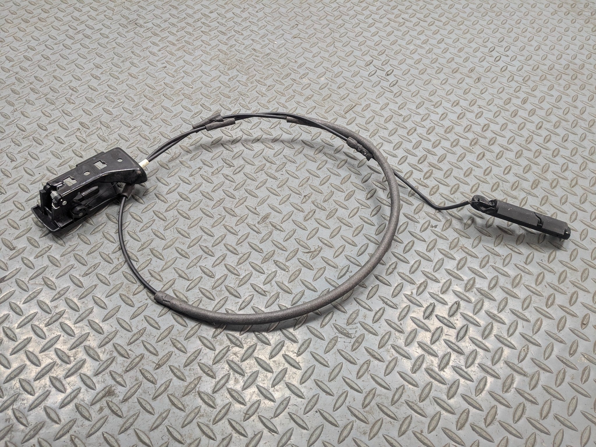 2013 - 2016 HYUNDAI SANTA FE OEM SEAT LATCH LOCK RELEASE HANDLE REAR LEFT SIDE