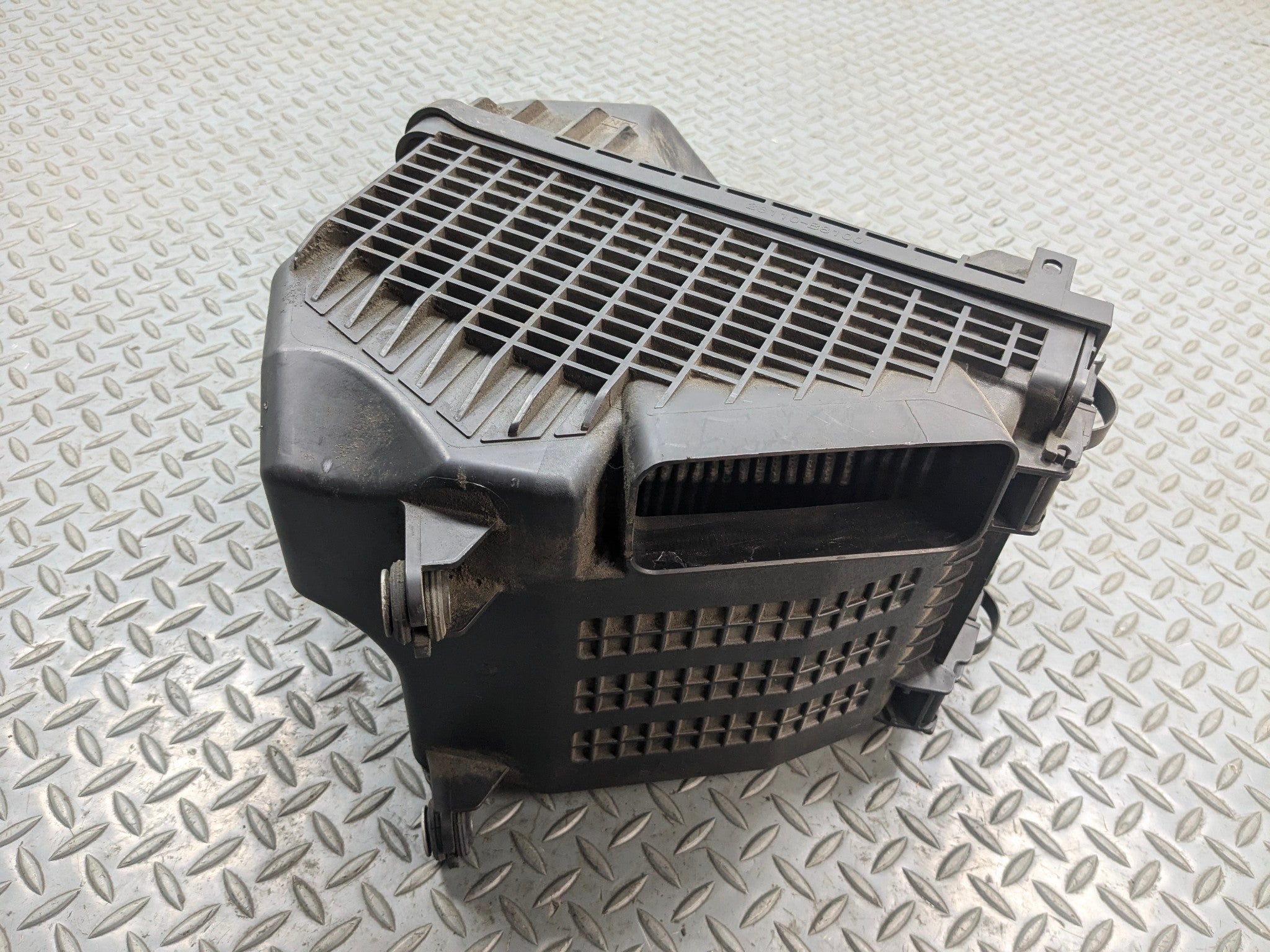 2013 - 2016 HYUNDAI SANTA FE OEM AIR CLEANER INTAKE FILTER HOUSING BOX 3.3L