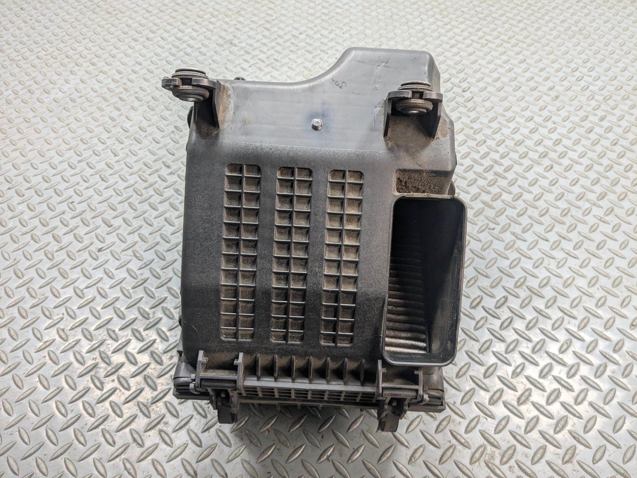 2013 - 2016 HYUNDAI SANTA FE OEM AIR CLEANER INTAKE FILTER HOUSING BOX 3.3L