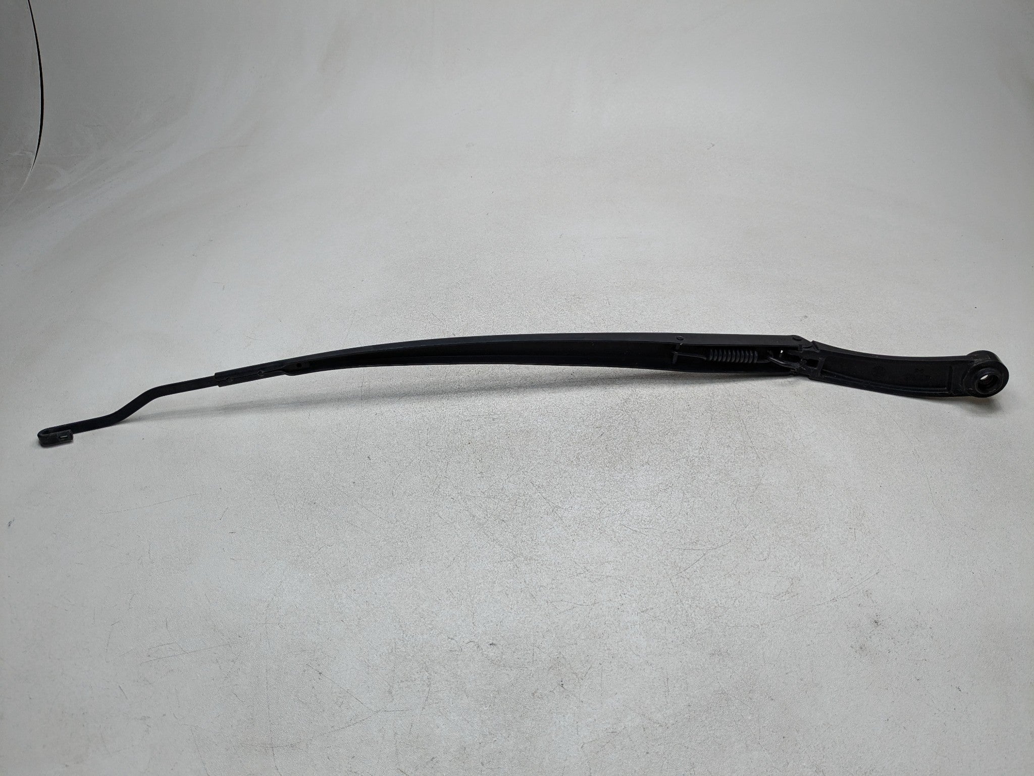 2013 - 2016 HYUNDAI SANTA FE OEM WIPER ARM WINDSHIELD WASHER FRONT RIGHT SIDE