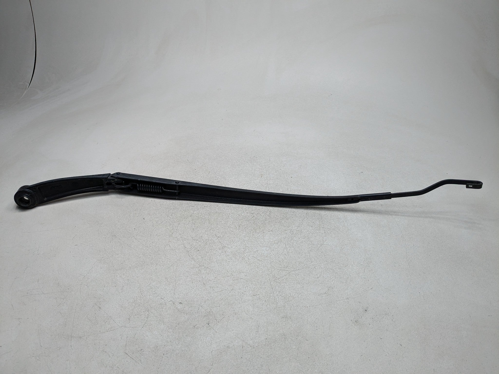 2013 - 2016 HYUNDAI SANTA FE OEM WIPER ARM WINDSHIELD WASHER FRONT RIGHT SIDE
