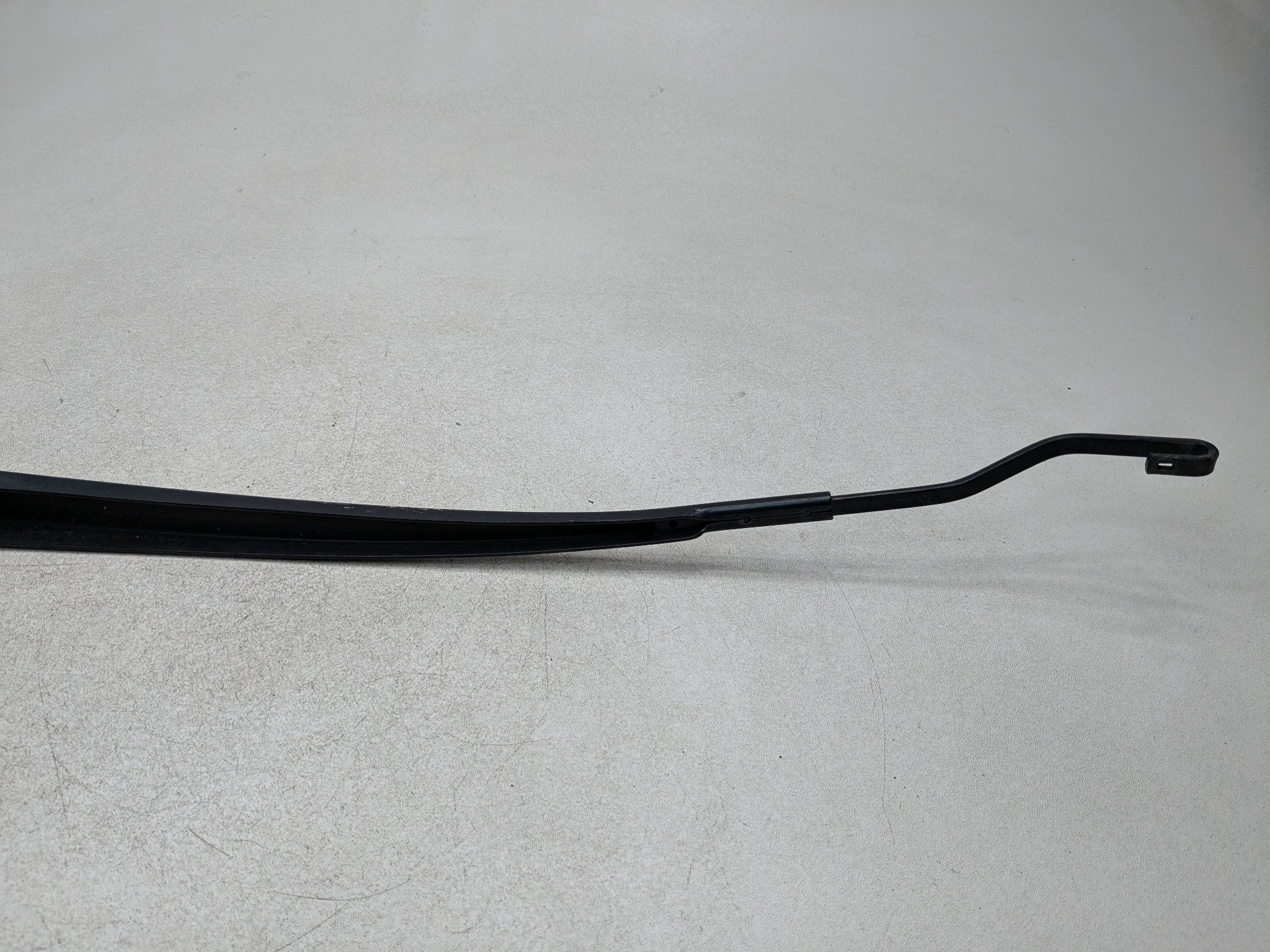 2013 - 2016 HYUNDAI SANTA FE OEM WIPER ARM WINDSHIELD WASHER FRONT RIGHT SIDE