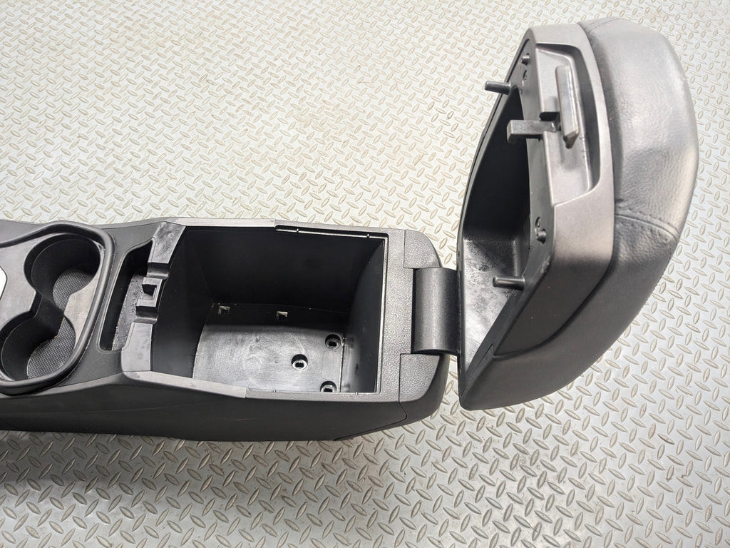 13 - 16 HYUNDAI SANTA FE OEM FRONT CENTER CONSOLE ARMREST STORAGE COMPARTMENT